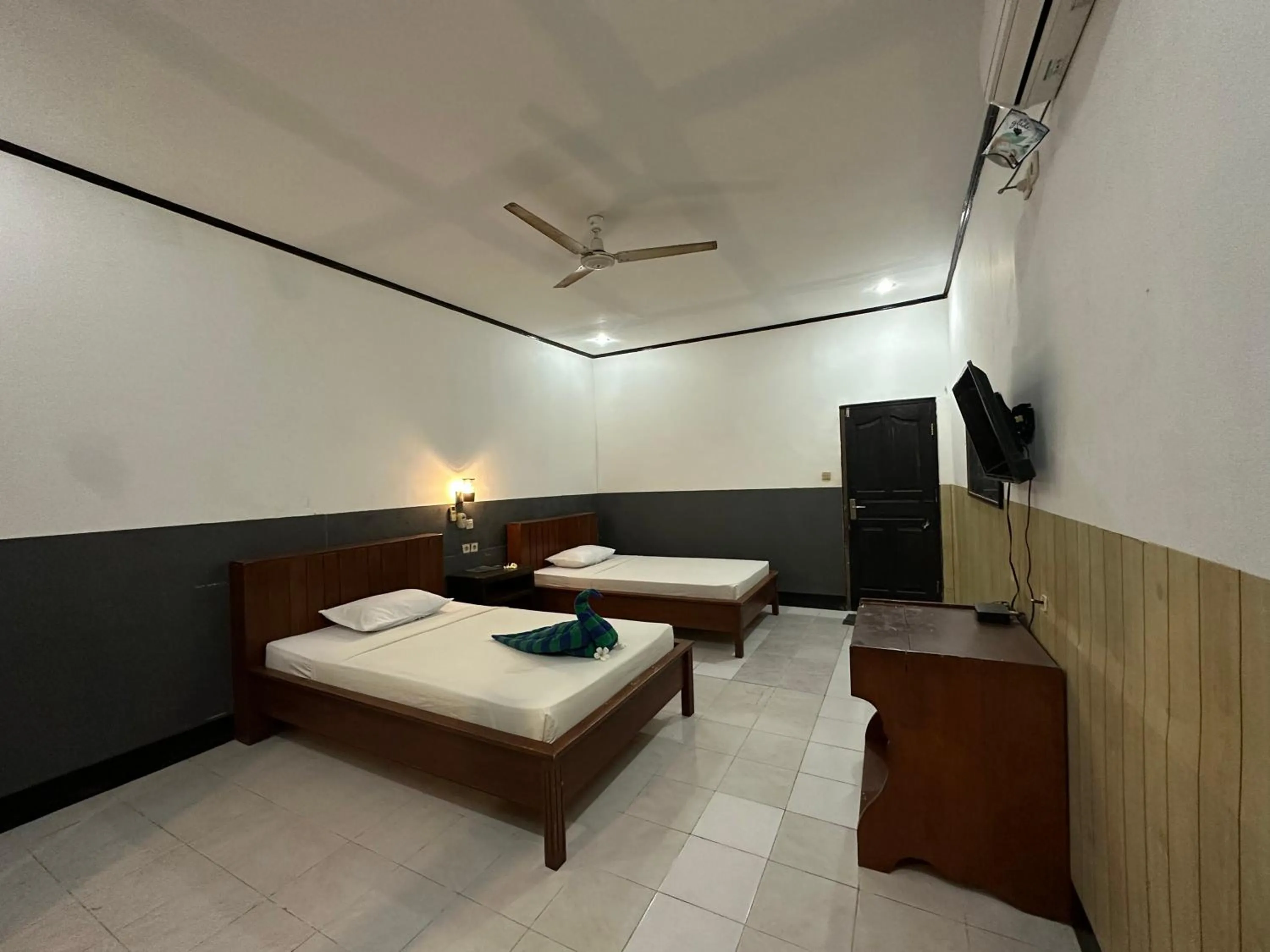 Evening entertainment in Creative Bungalow