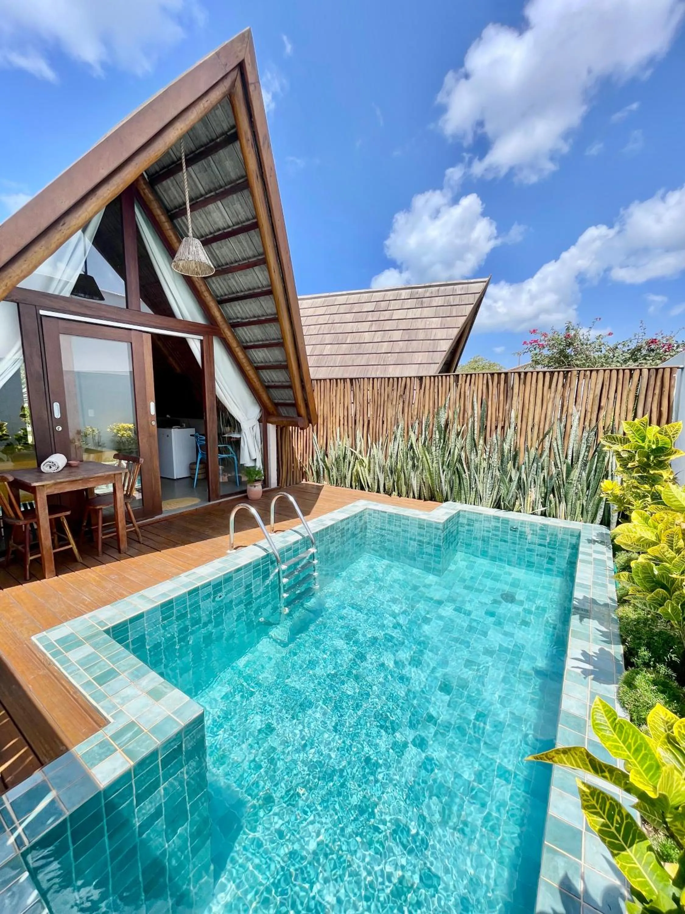 Swimming pool in Pousada Villa di Luna