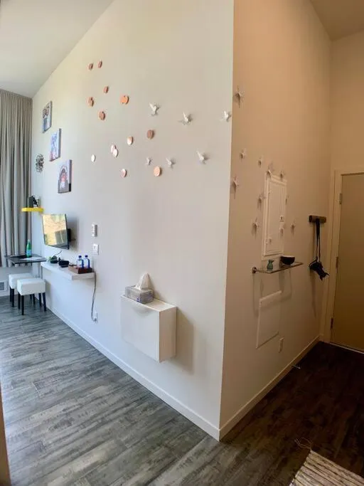 Lofty Studio Prime Cap Hill Area Mins to Downtown