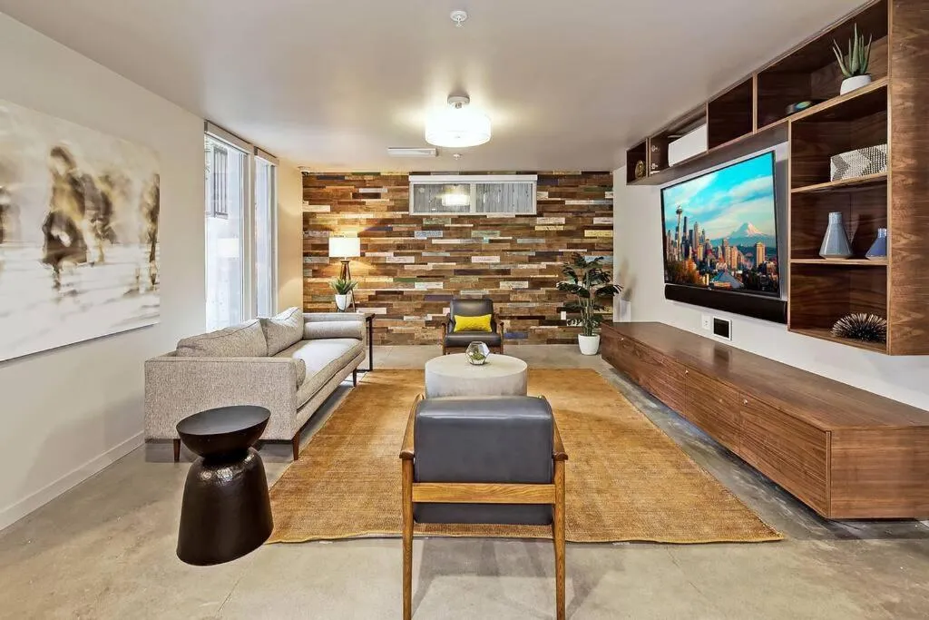 Lofty Studio Prime Cap Hill Area Mins to Downtown