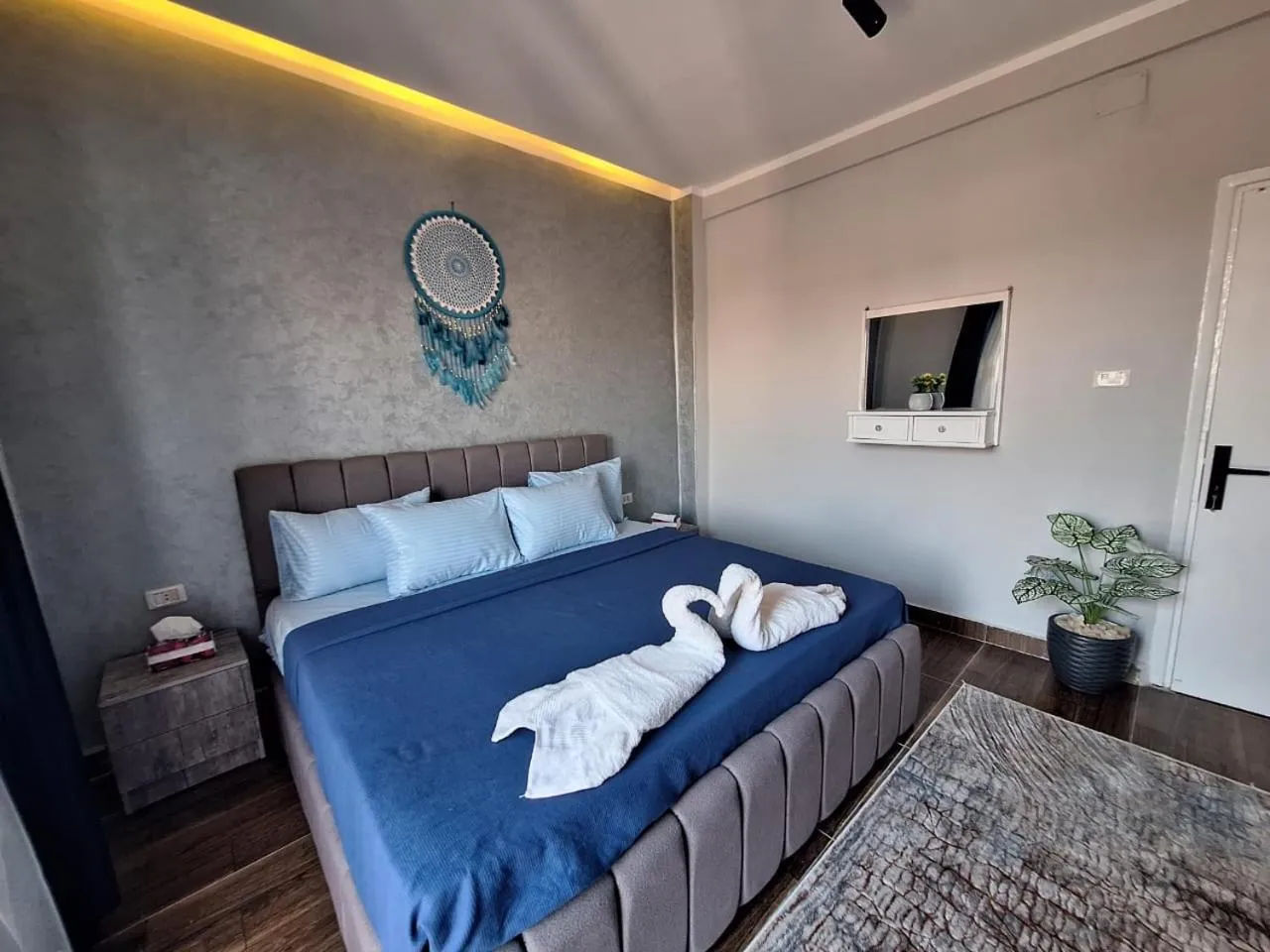 Bedroom, Bed in downtown Family Suites