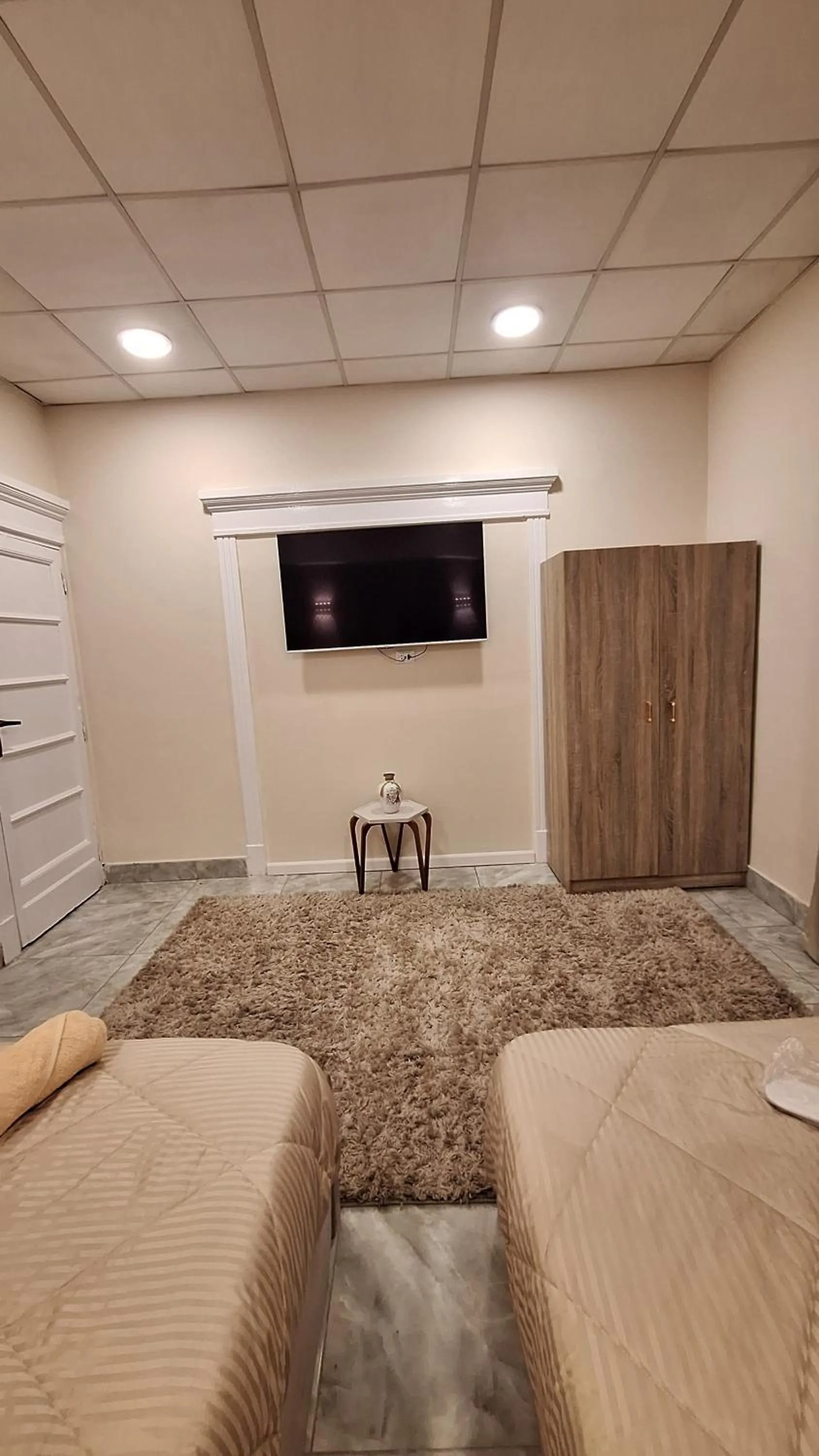 Photo of the whole room in downtown Family Suites