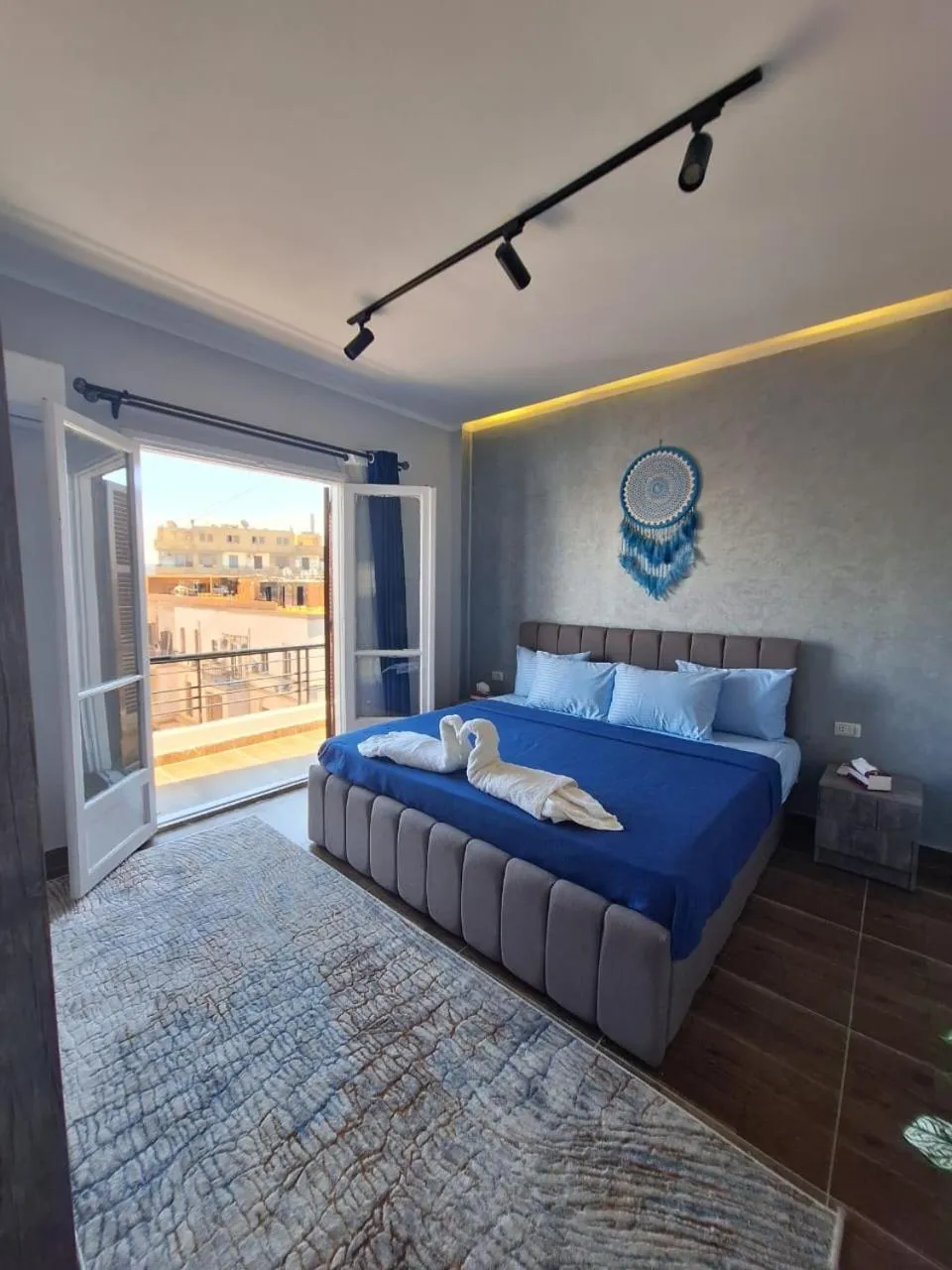 Balcony/Terrace, Bed in downtown Family Suites
