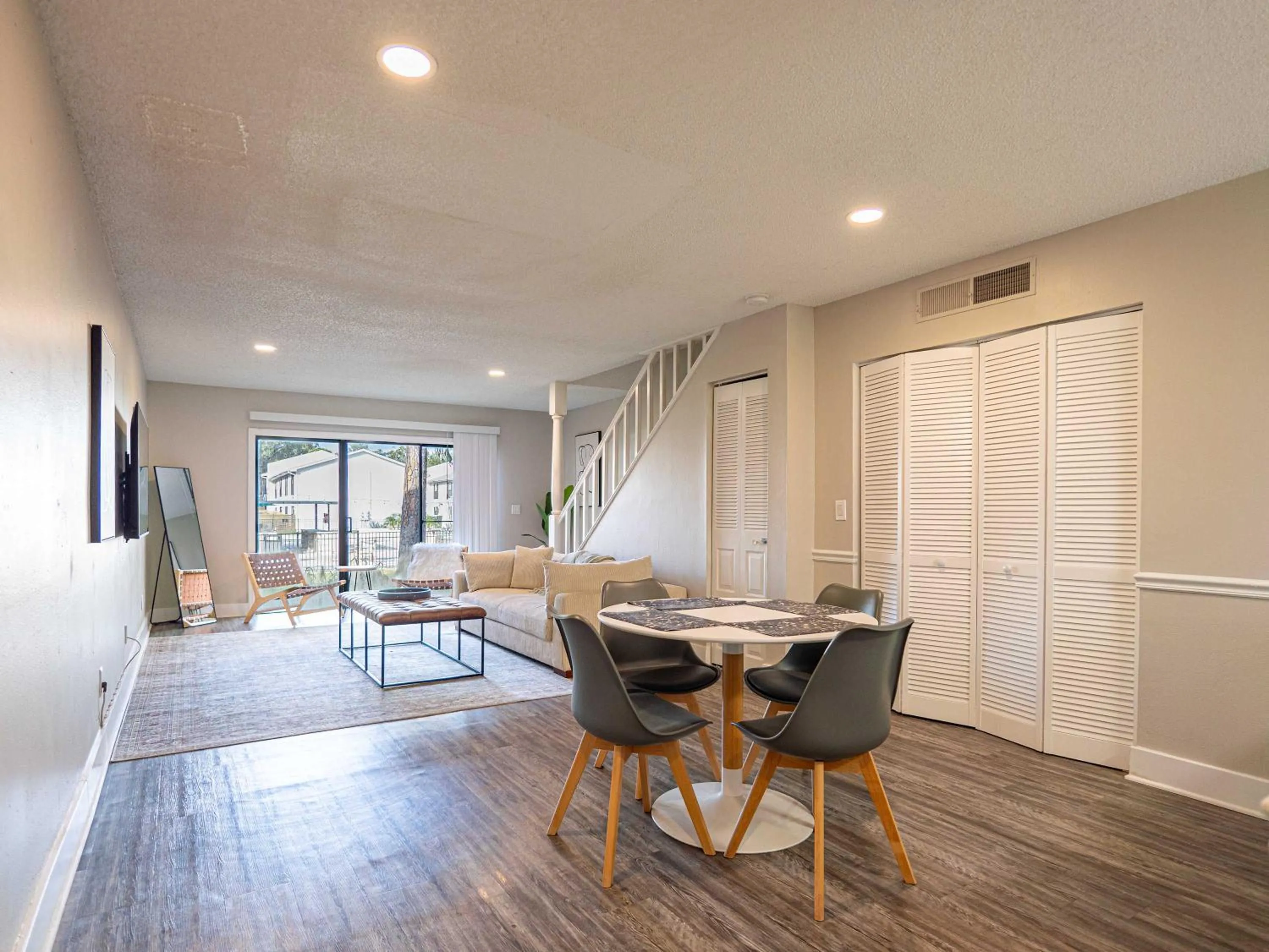 Serene Townhouse near Moffitt, Advent, & USF