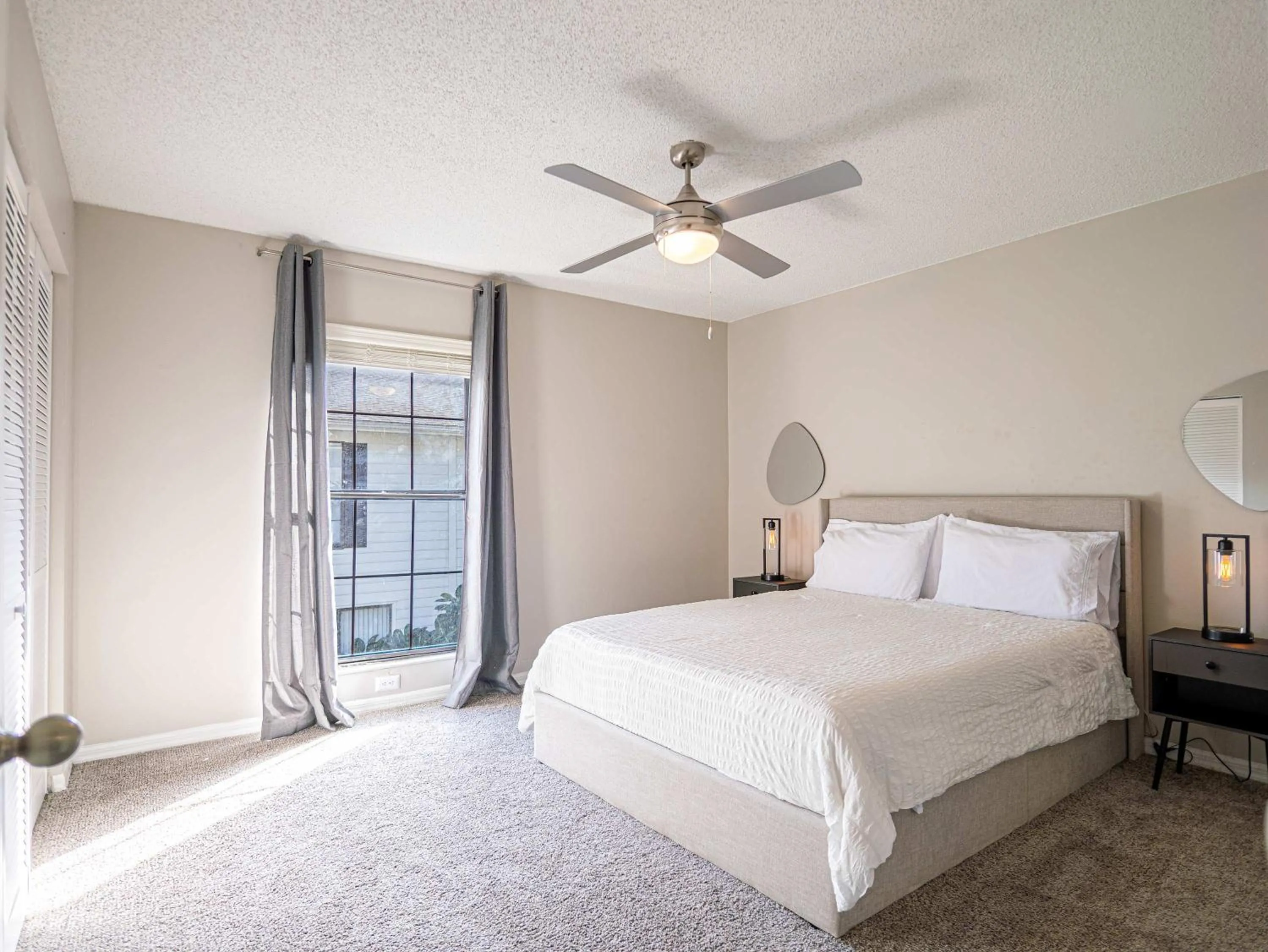 Bed in Serene Townhouse near Moffitt, Advent, & USF