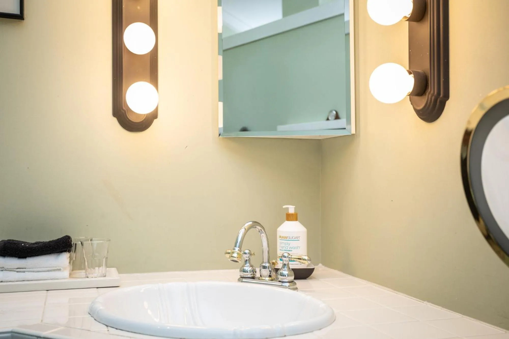 Bathroom in By the Side of the Road Inn & Cottages