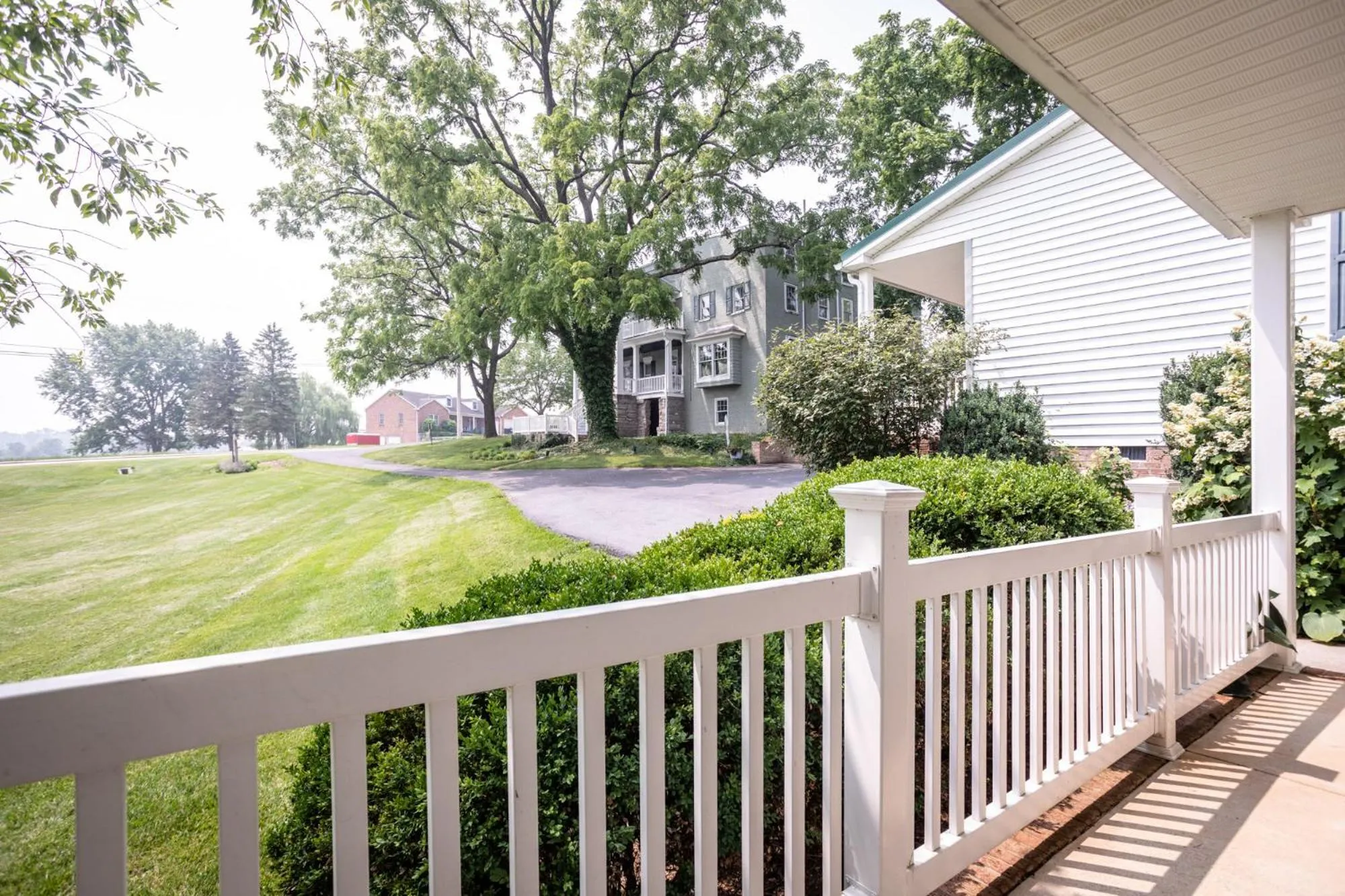 Day in By the Side of the Road Inn & Cottages