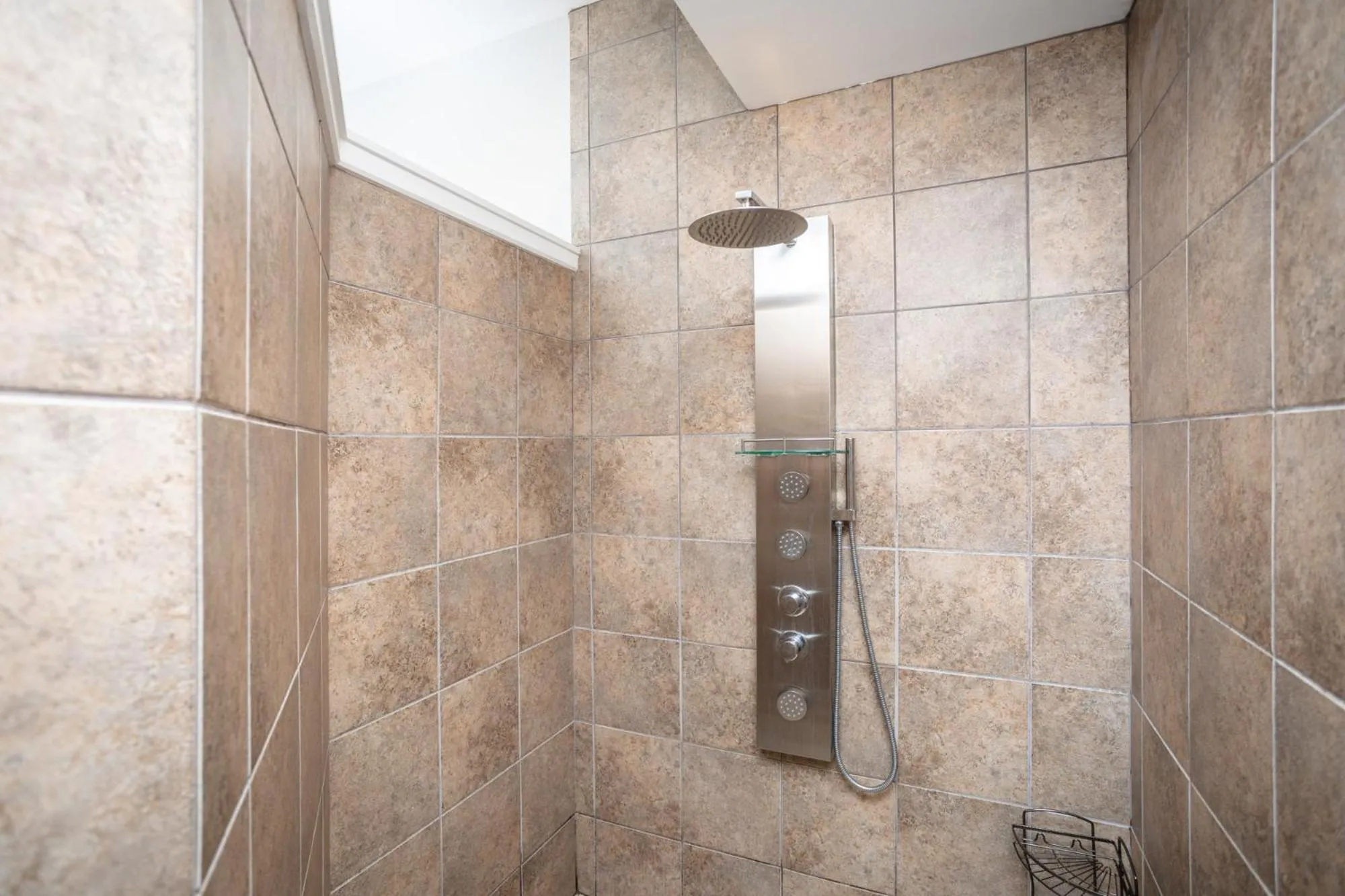 Shower in By the Side of the Road Inn & Cottages