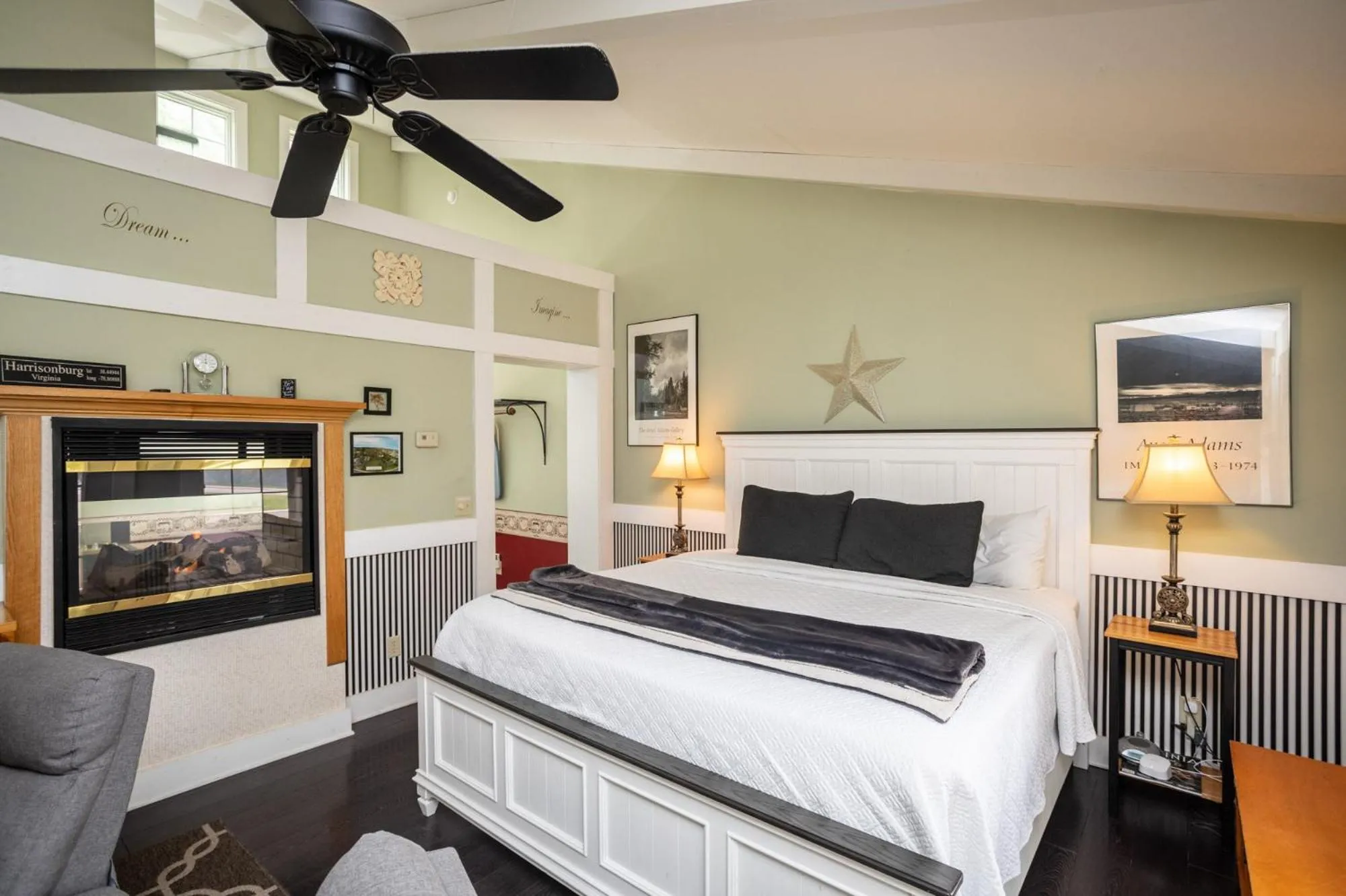 Bed in By the Side of the Road Inn & Cottages