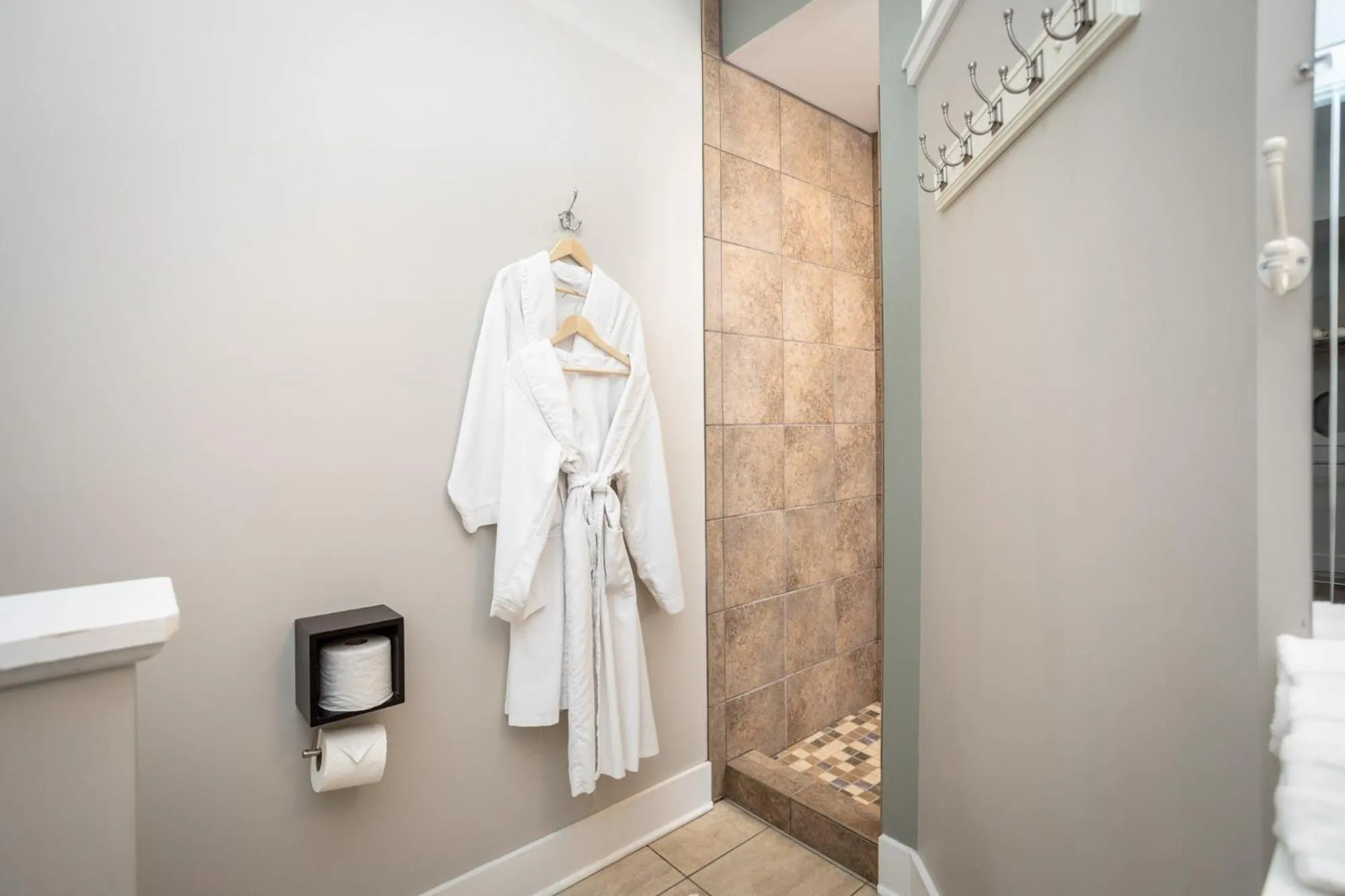 Bathroom in By the Side of the Road Inn & Cottages