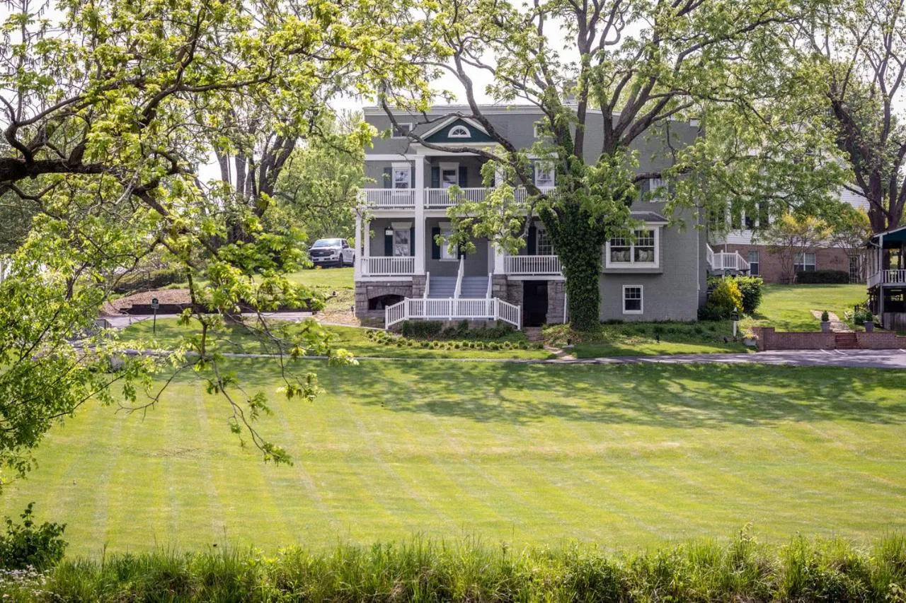 Property building in By the Side of the Road Inn & Cottages