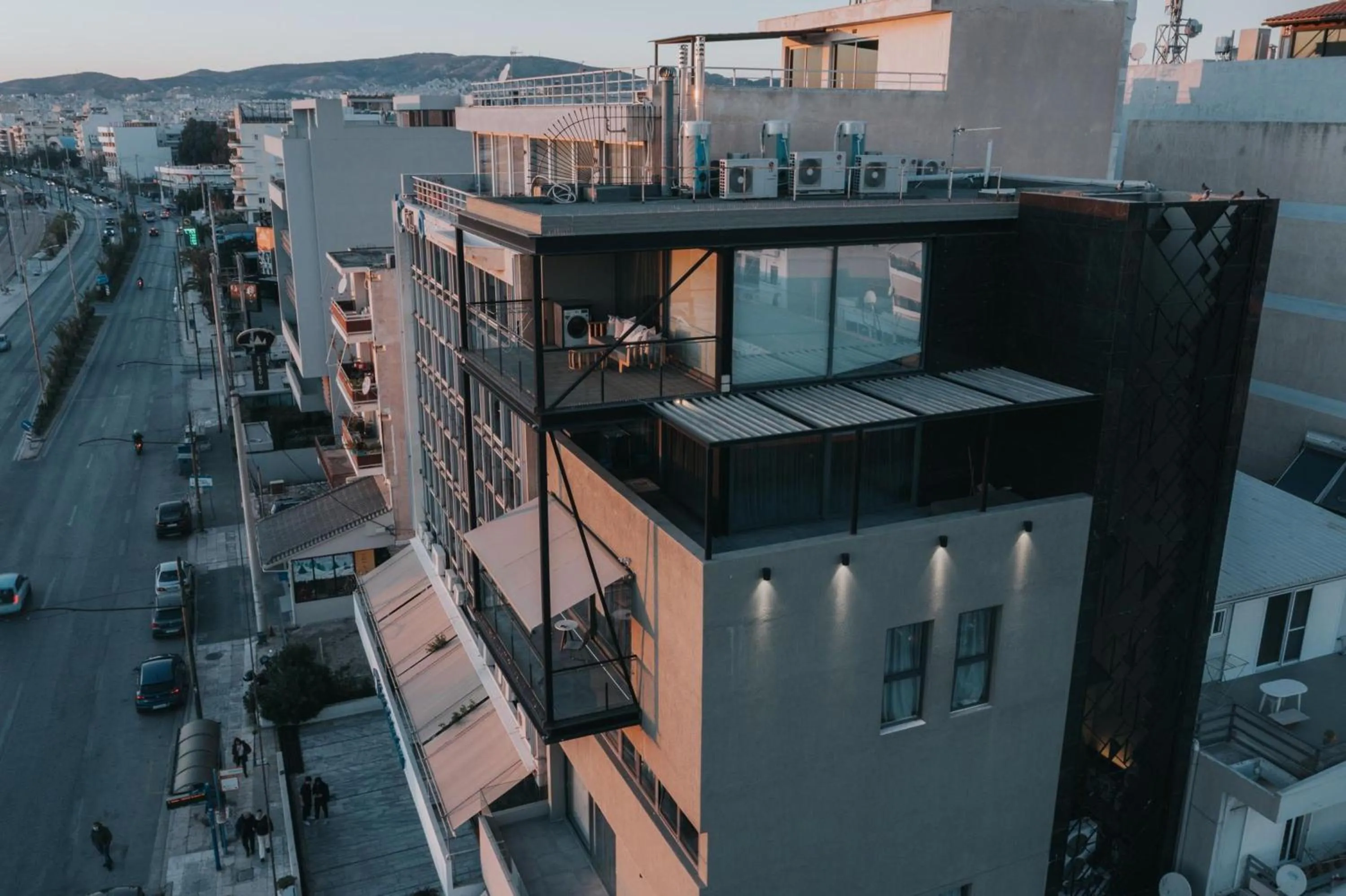 Property building in Earth Boutique Apartments next to Stavros Niarchos