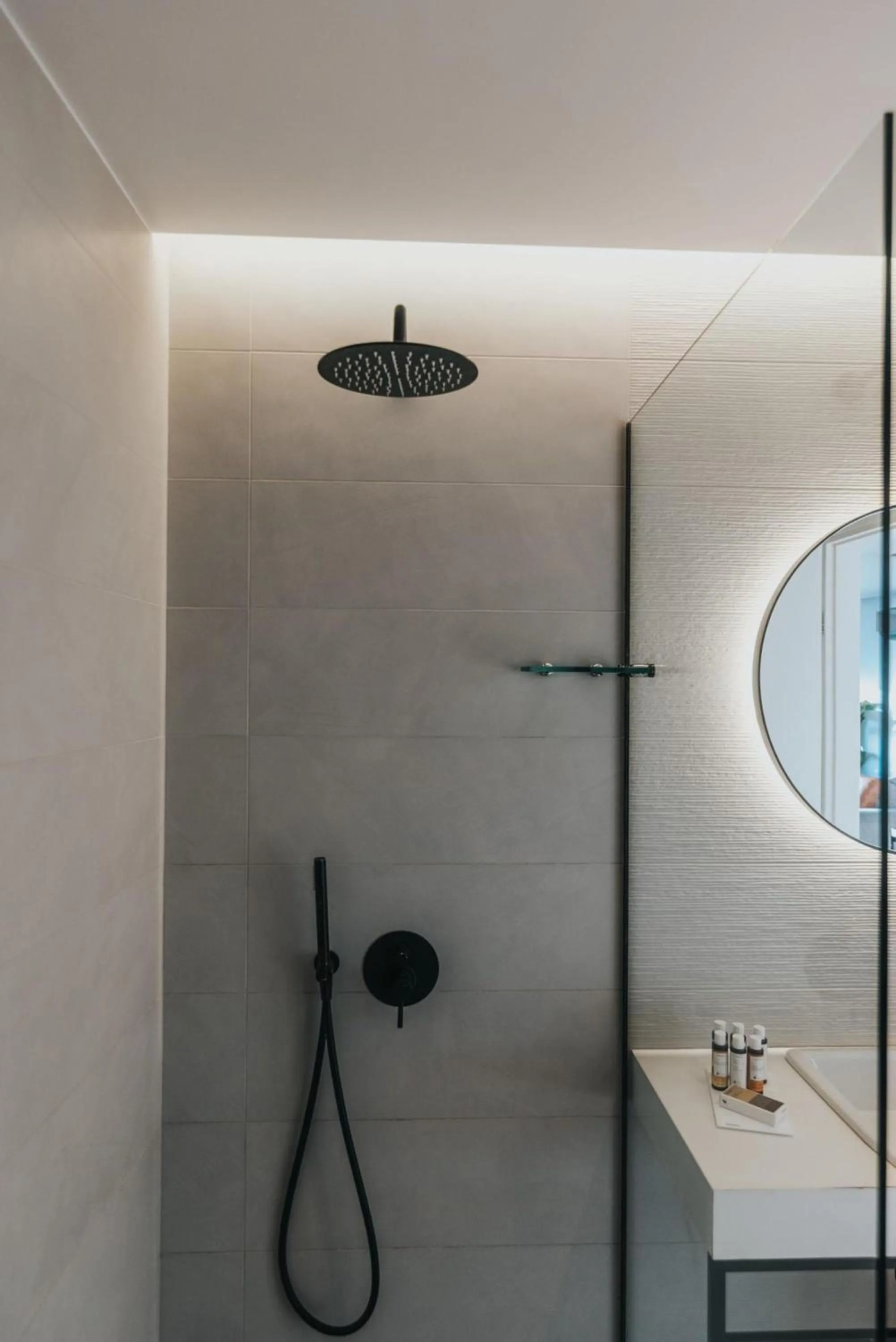 Earth Boutique Apartments next to Stavros Niarchos