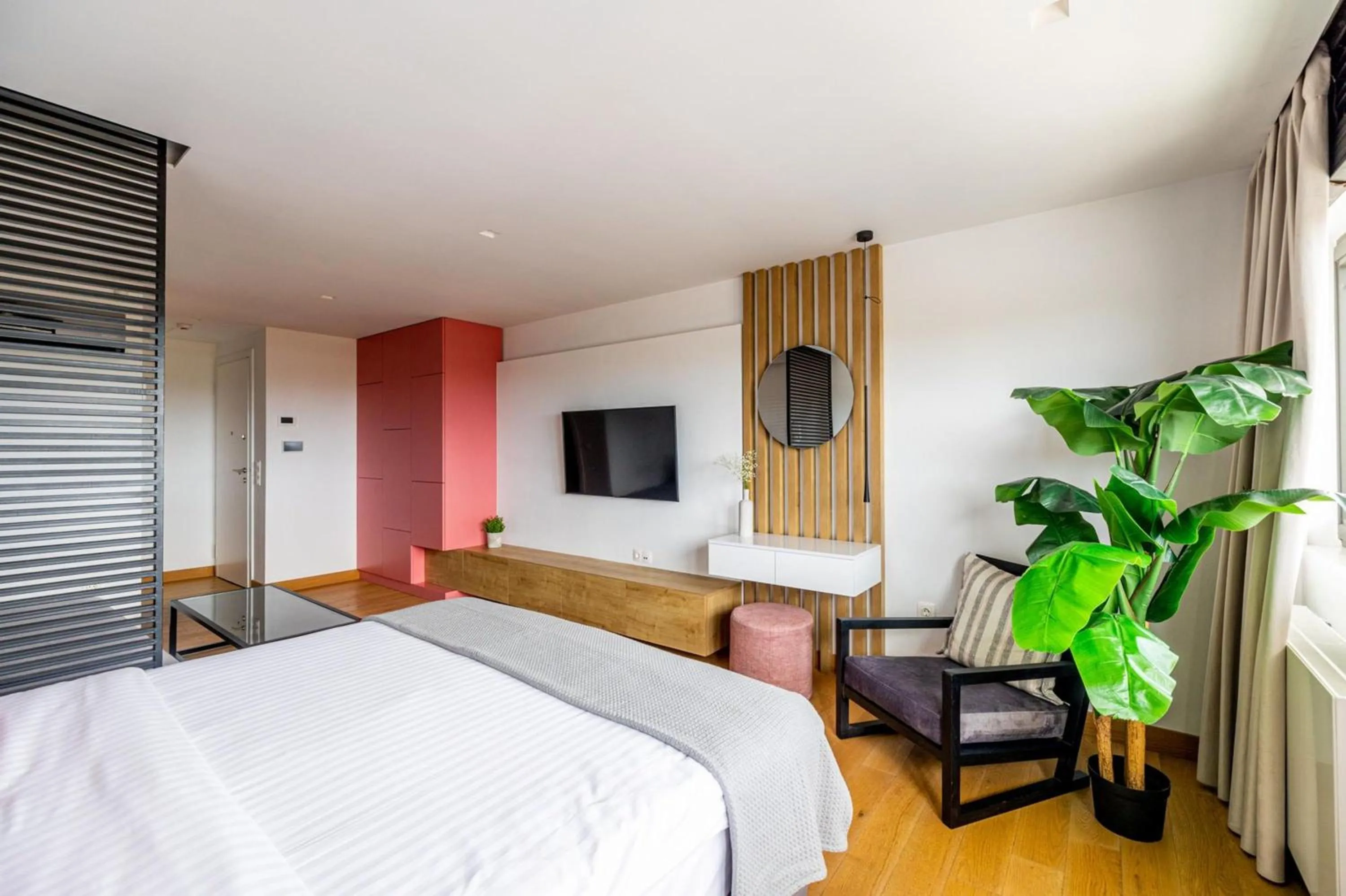 Earth Boutique Apartments next to Stavros Niarchos