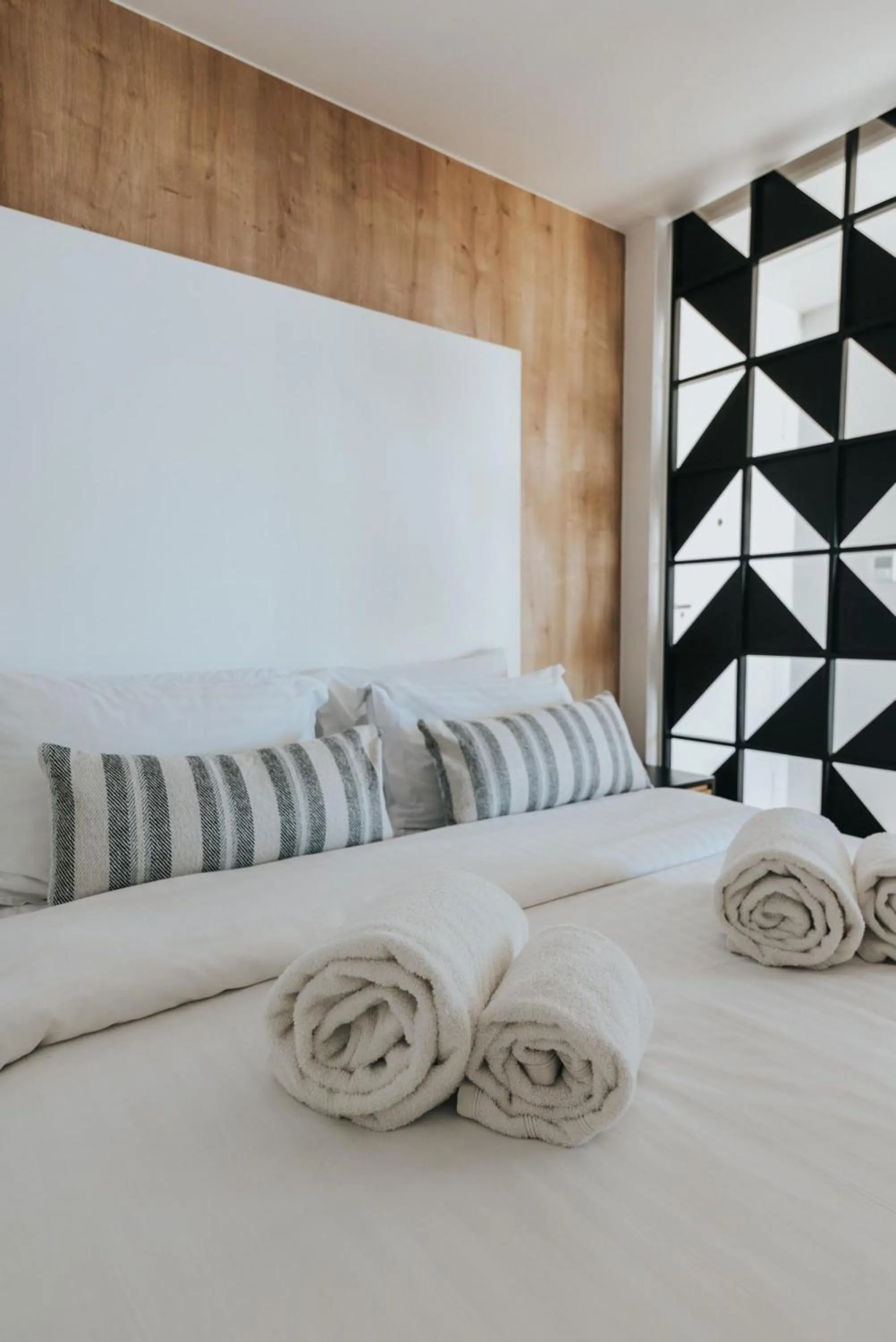 Bedroom in Earth Boutique Apartments next to Stavros Niarchos