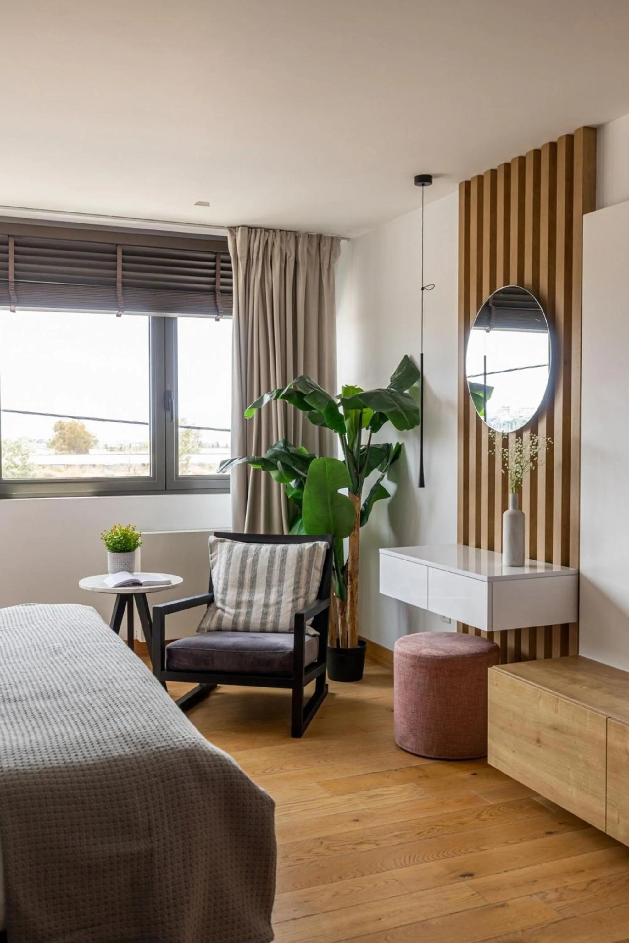 Earth Boutique Apartments next to Stavros Niarchos