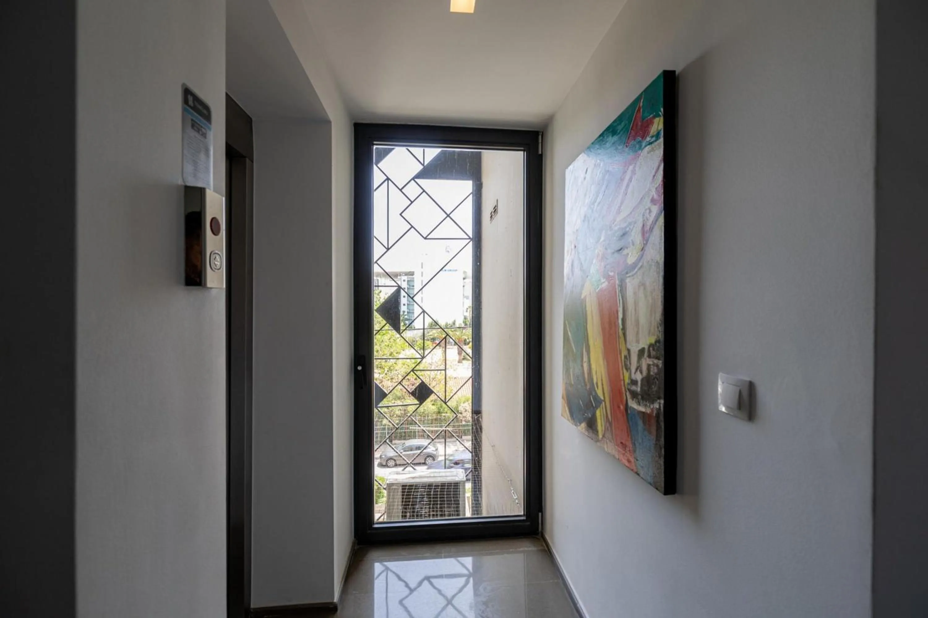 Earth Boutique Apartments next to Stavros Niarchos