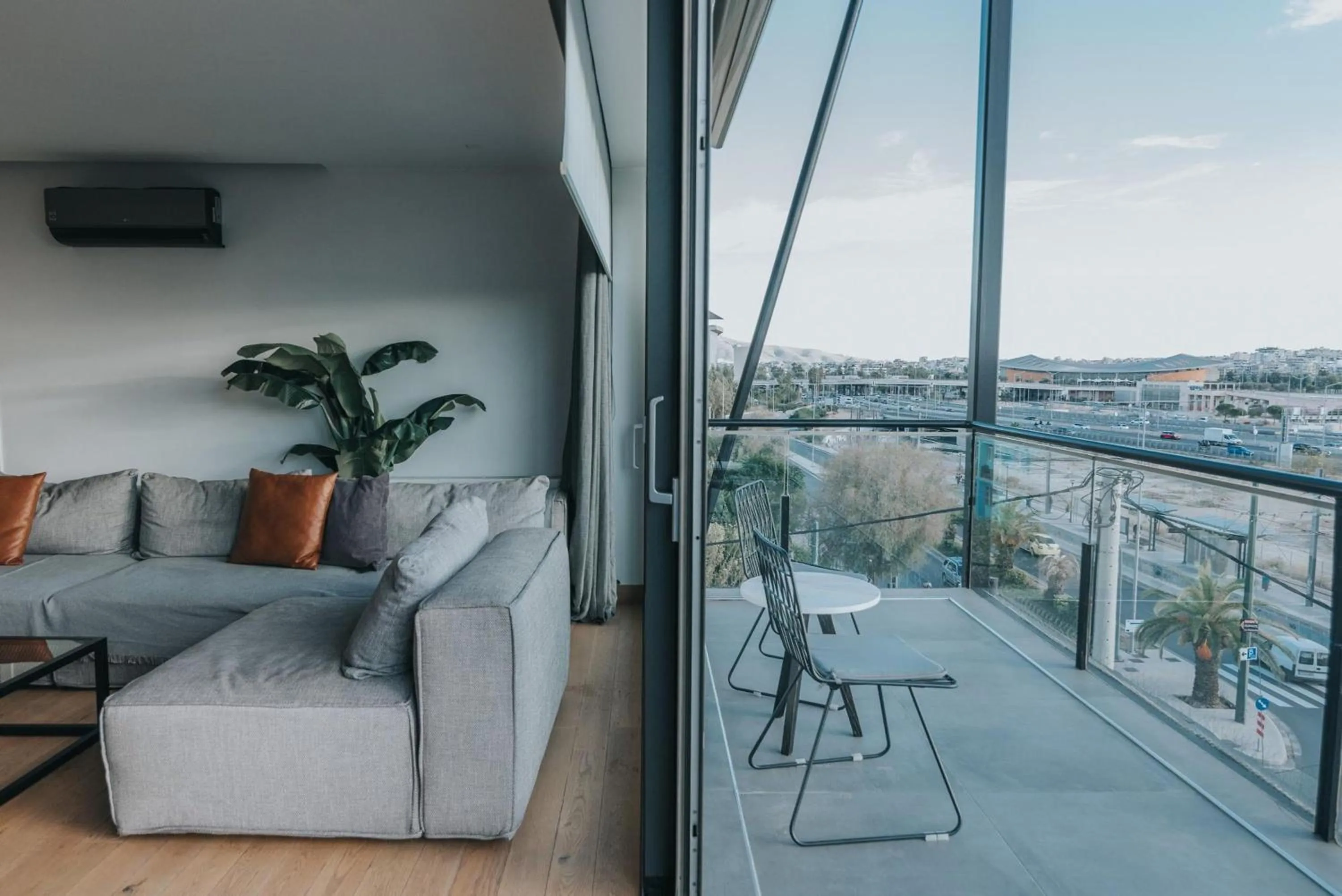 Earth Boutique Apartments next to Stavros Niarchos