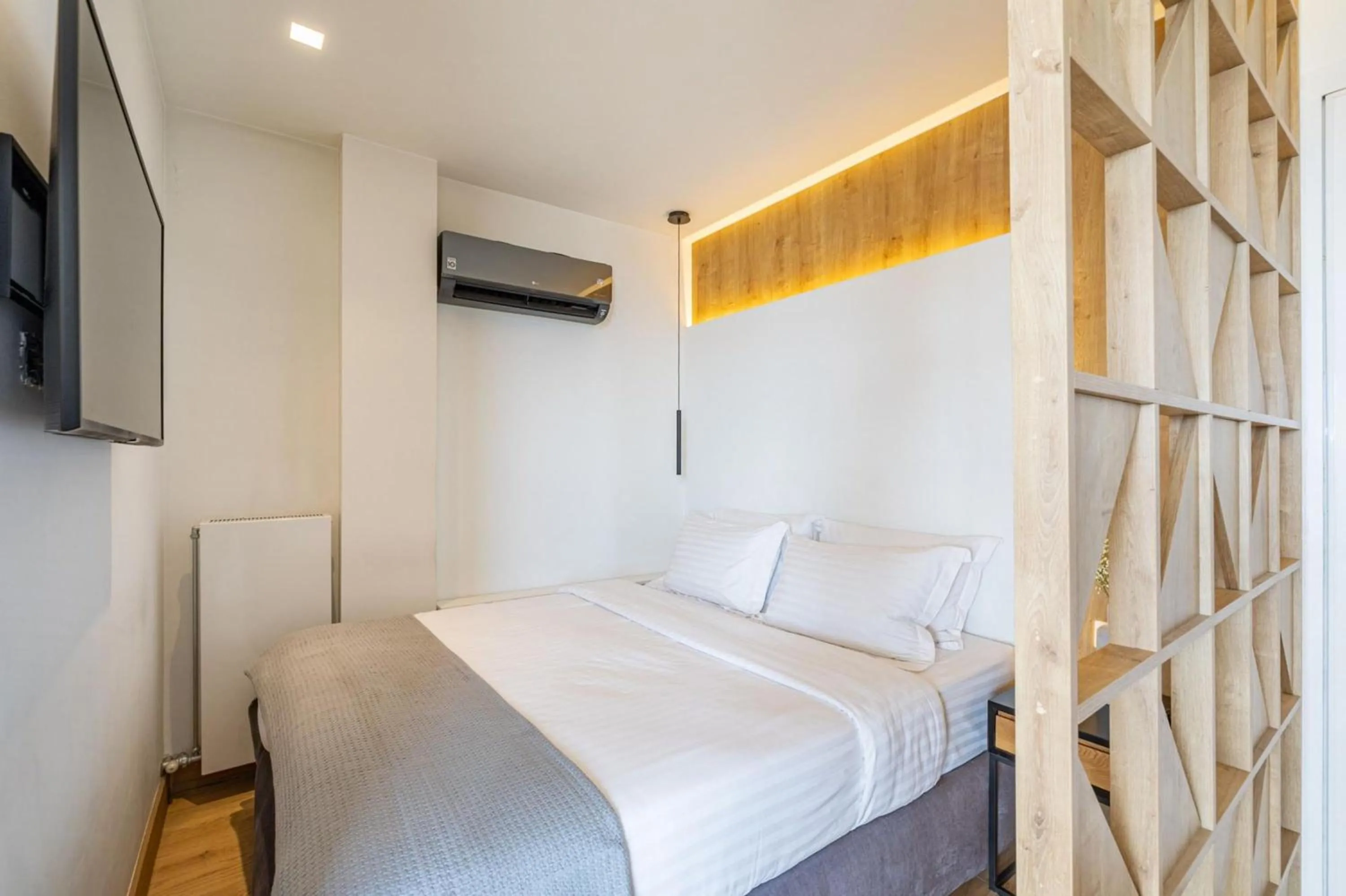 Earth Boutique Apartments next to Stavros Niarchos