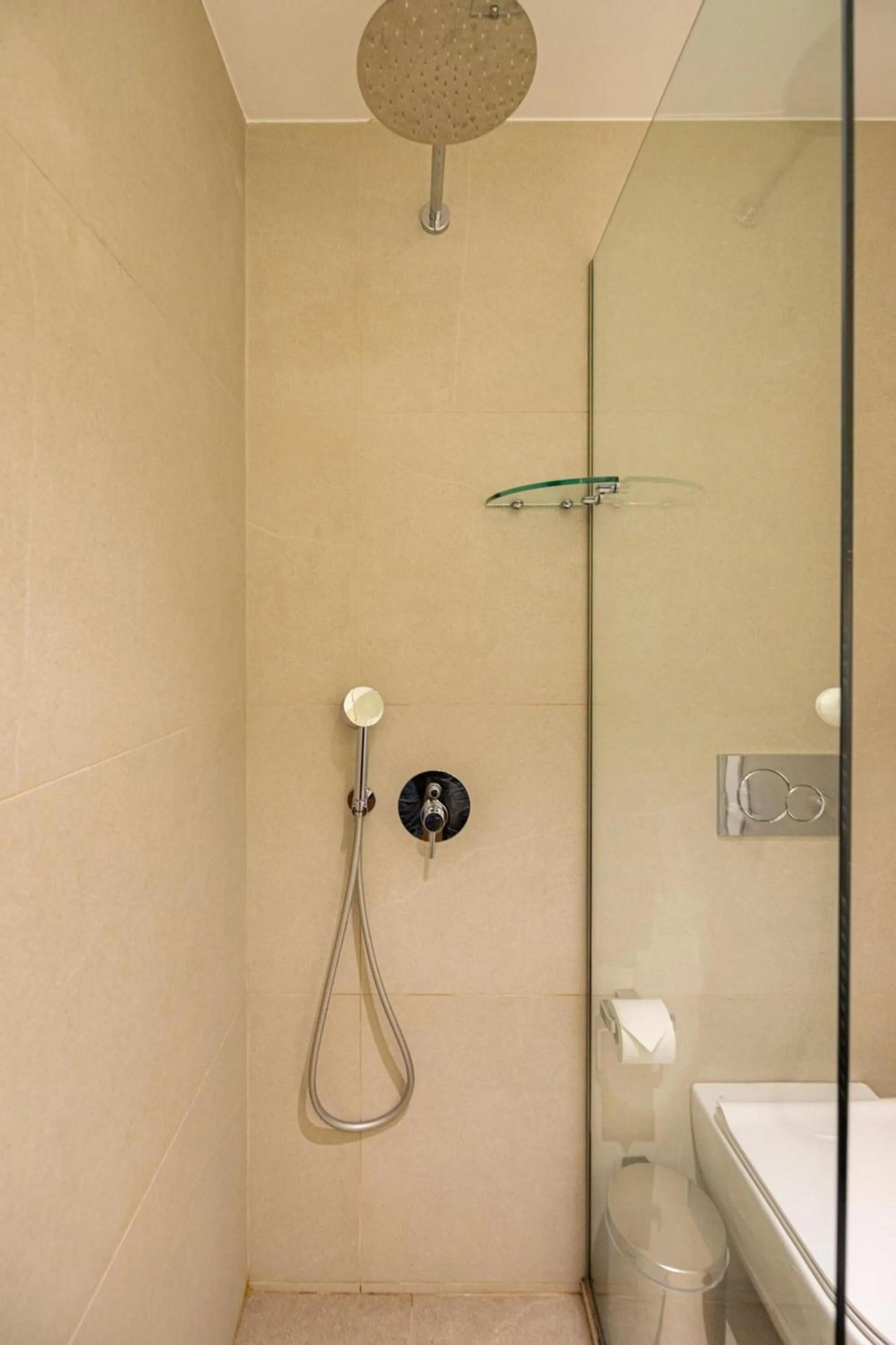 Earth Boutique Apartments next to Stavros Niarchos