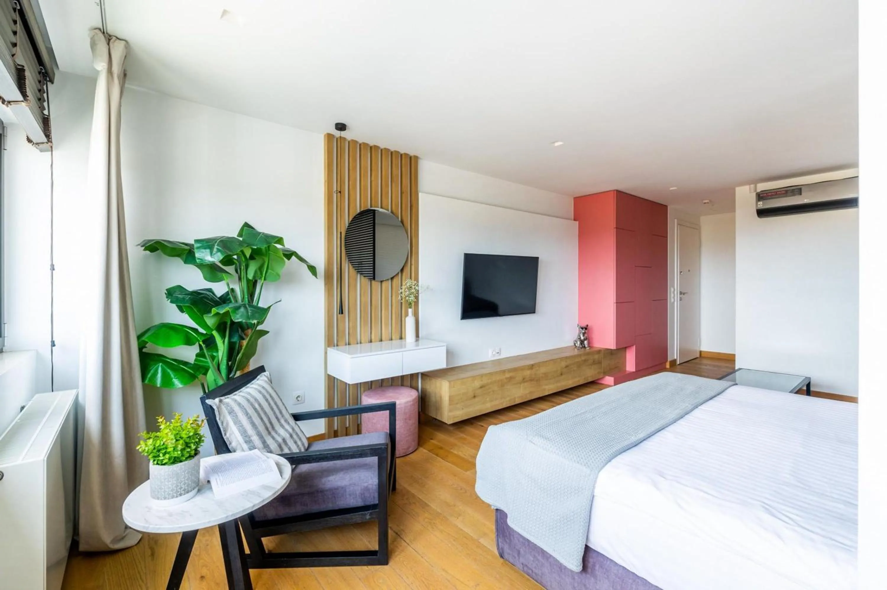 Earth Boutique Apartments next to Stavros Niarchos