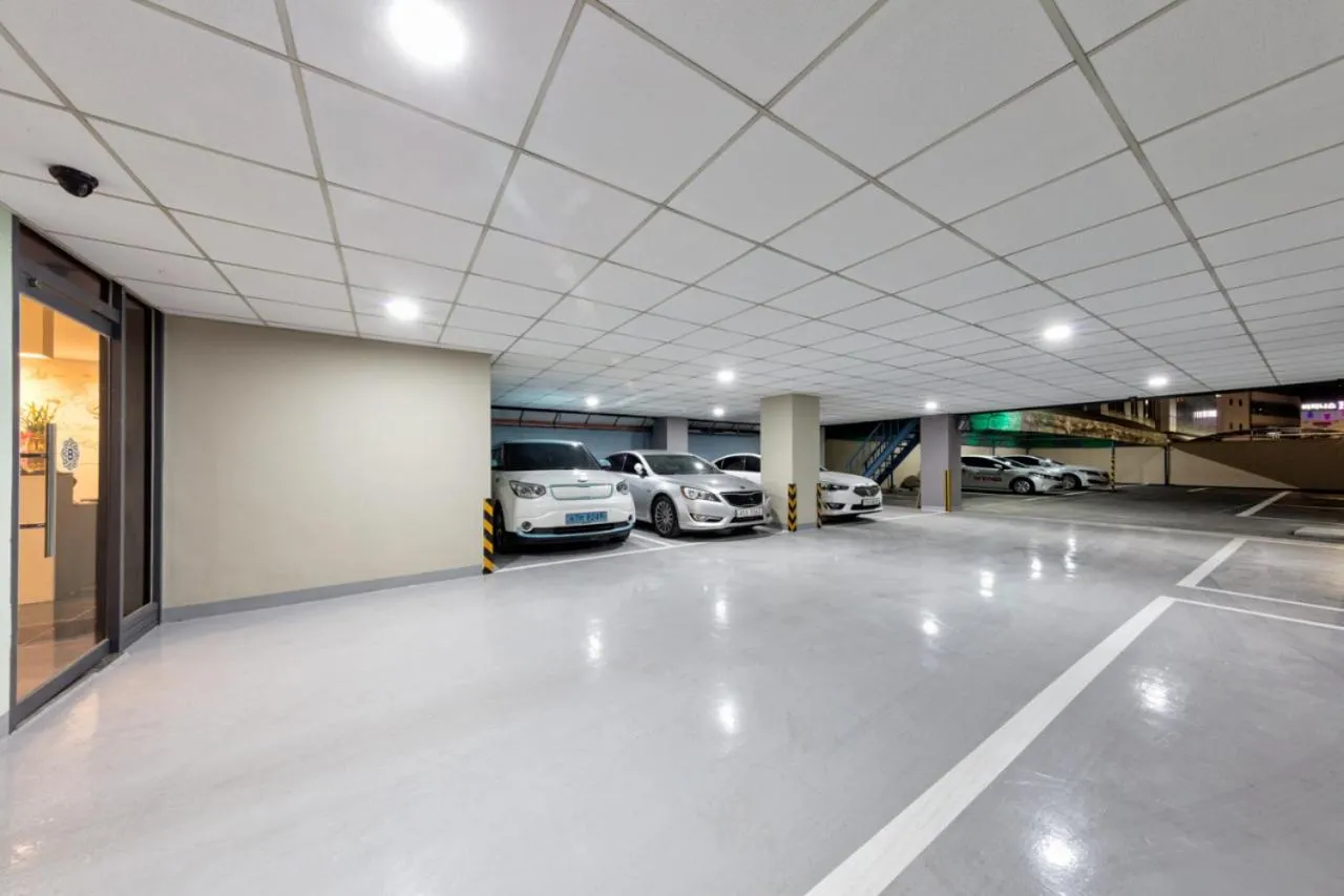 Ballantine Business Hotel