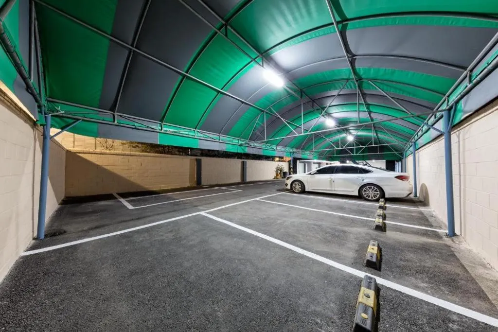 Ballantine Business Hotel