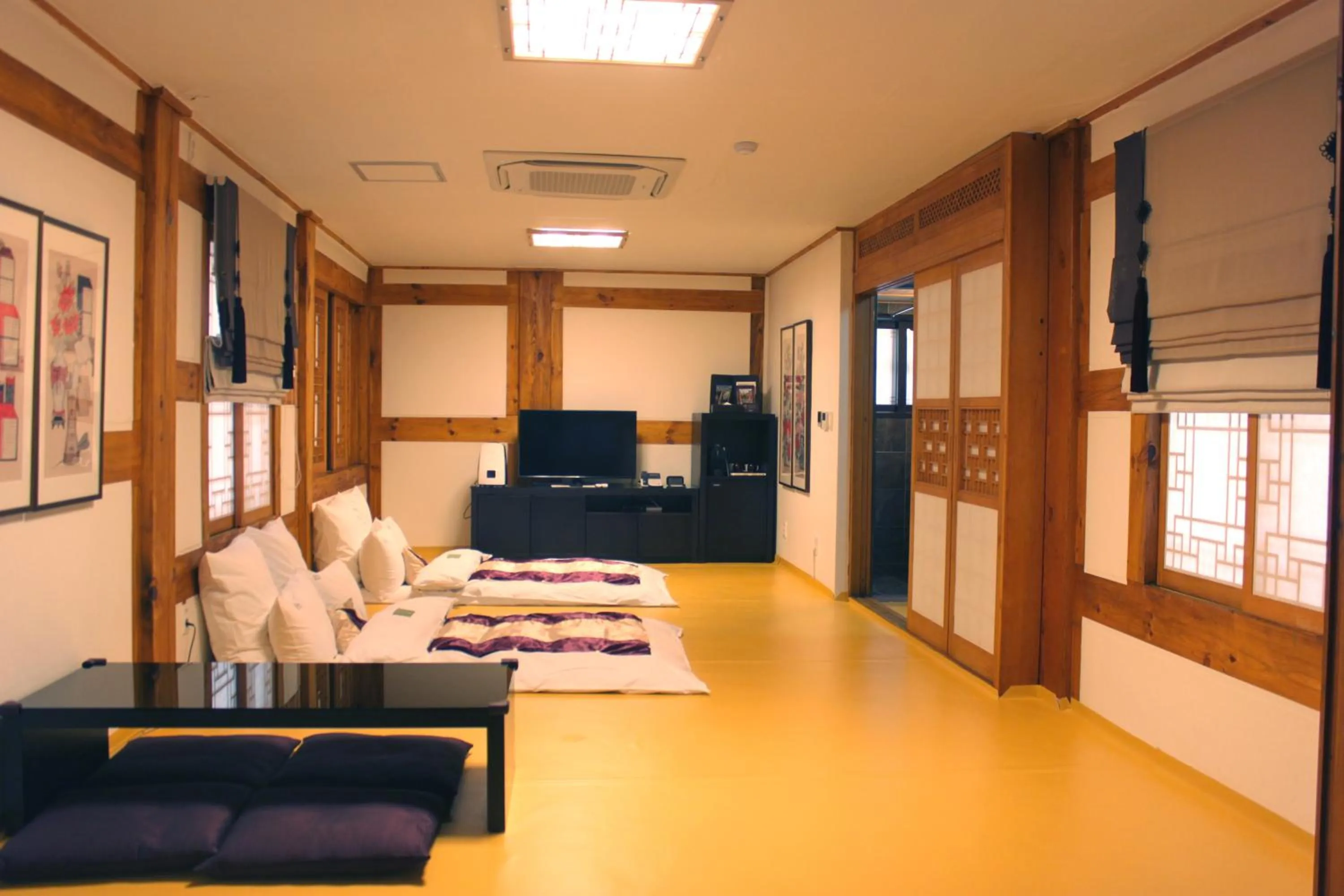 Hanok Stay Namwonyechon by Kensington