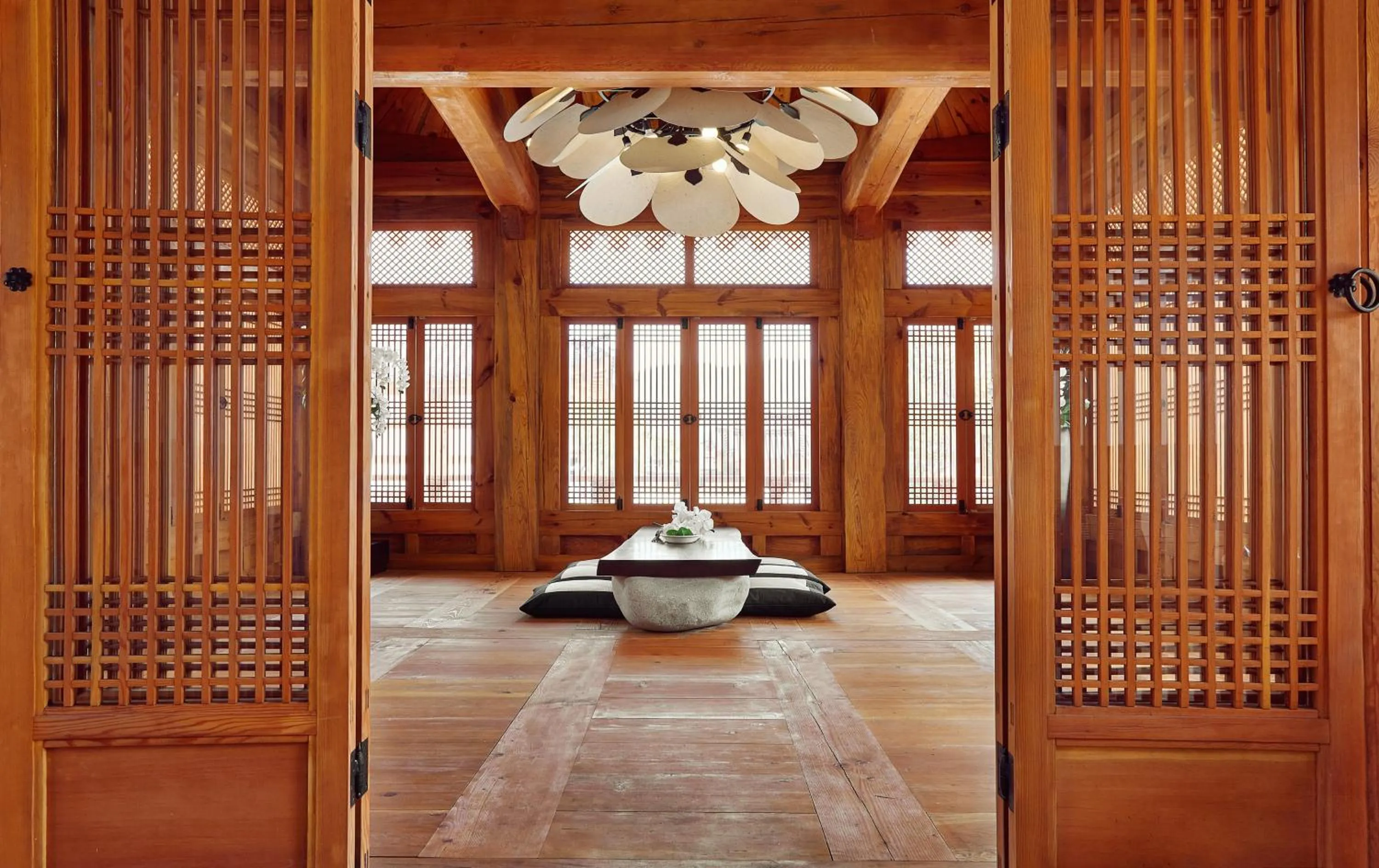 Hanok Stay Namwonyechon by Kensington
