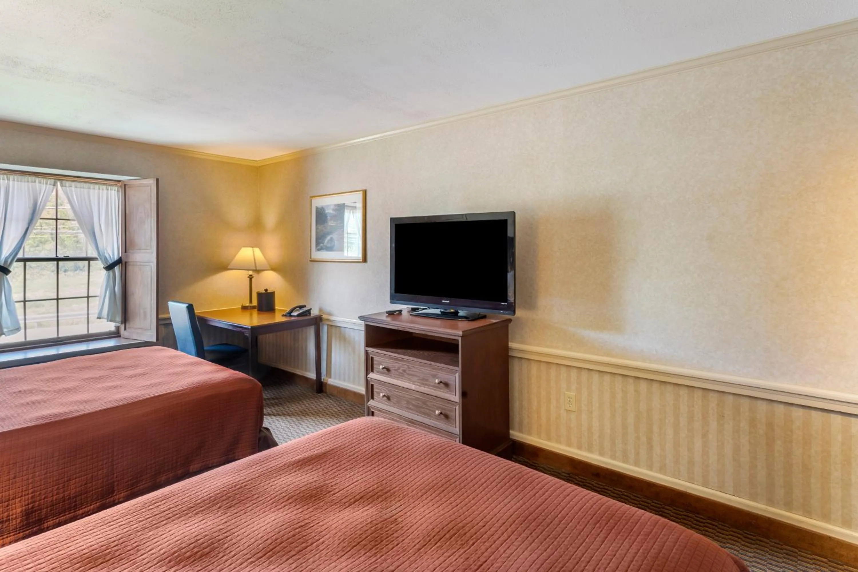 Bedroom, Bed in The Riverstone Inn