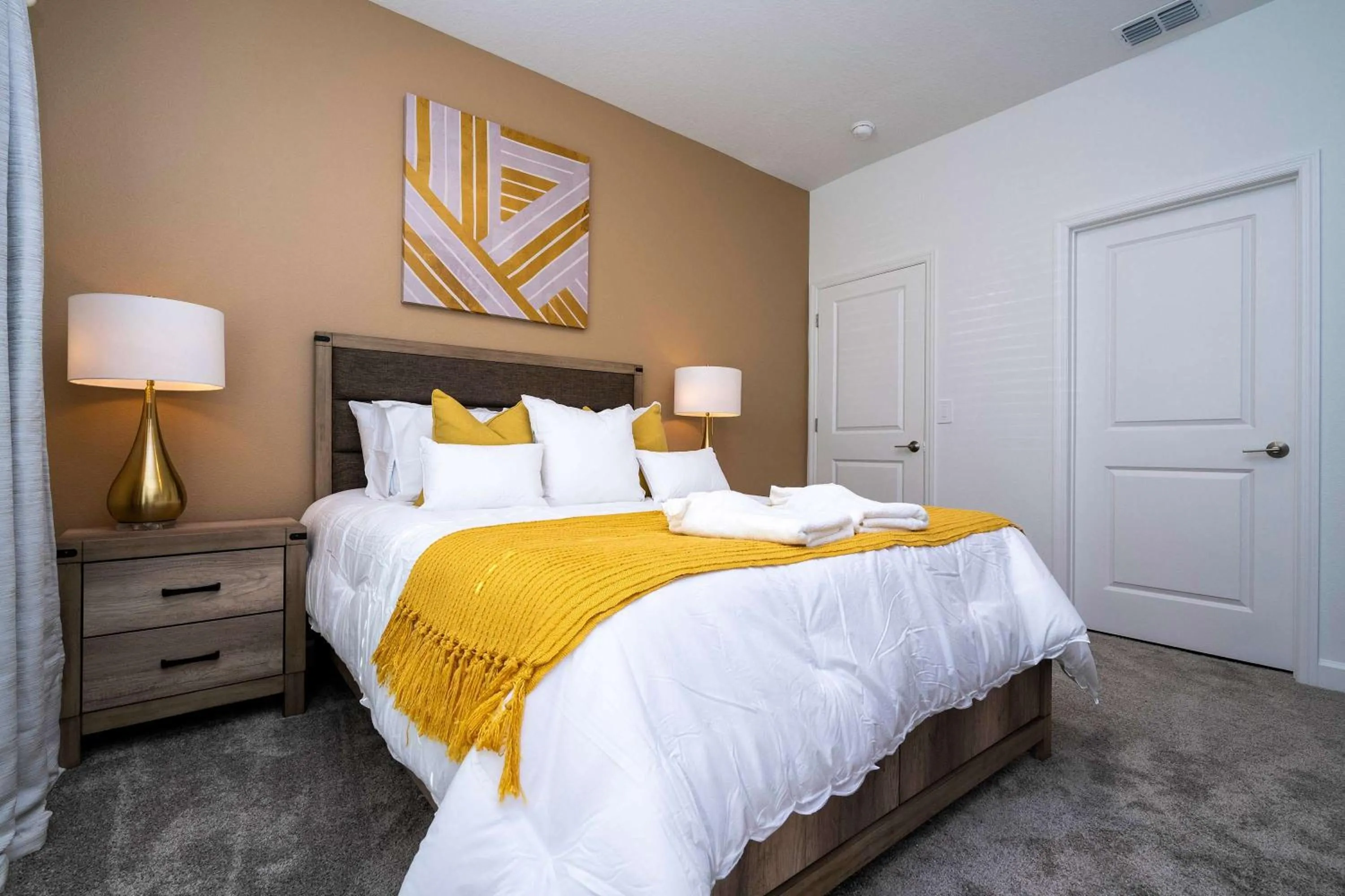 Bed in WonderFull 4Bd with Pool at Champions Gate 1174