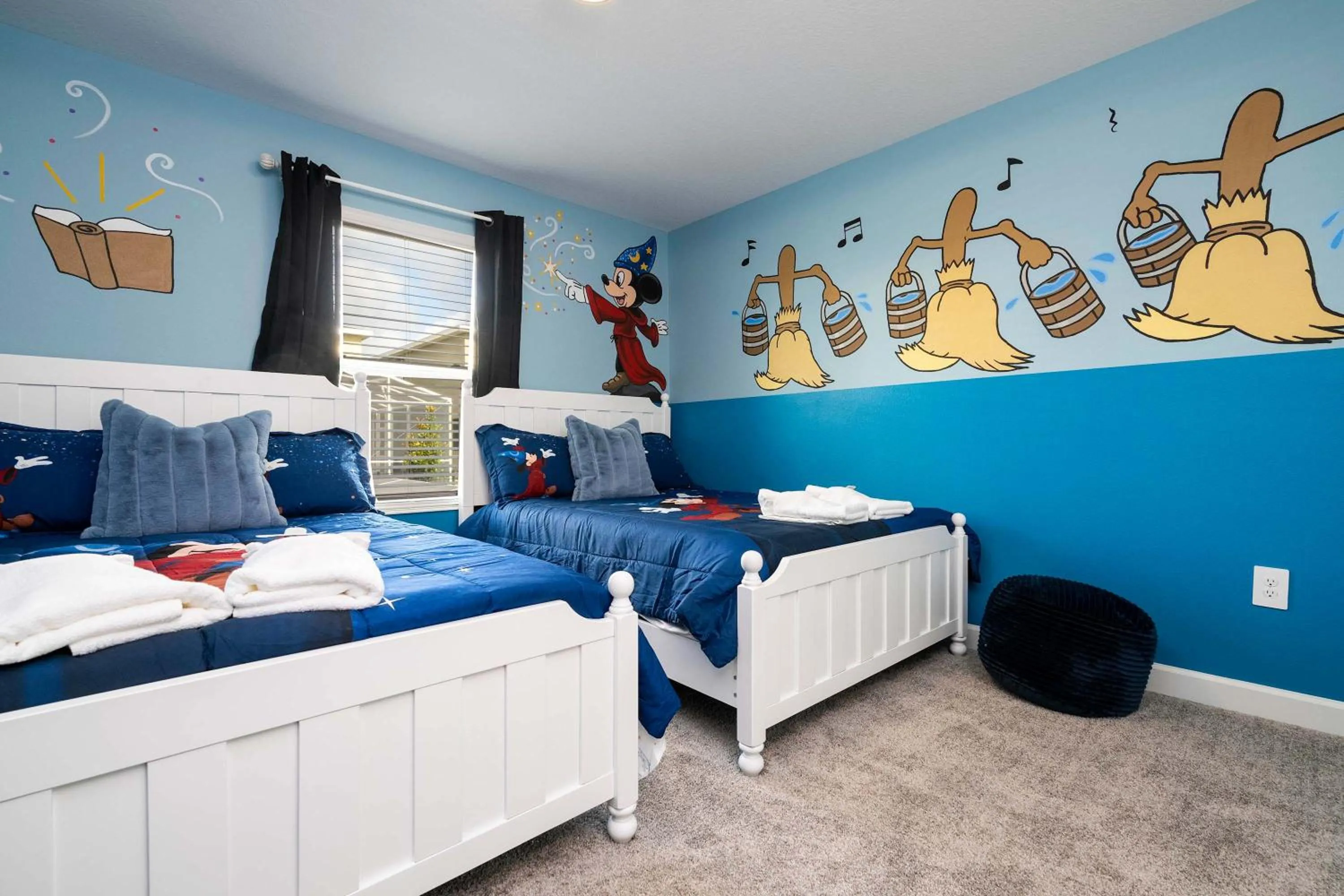 Bed in WonderFull 4Bd with Pool at Champions Gate 1174