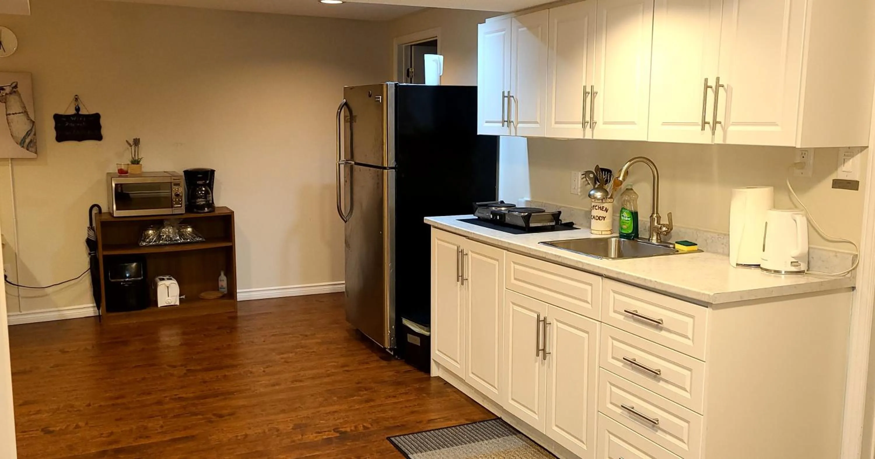 Kitchen or kitchenette in Spacious and bright unit with natural light.