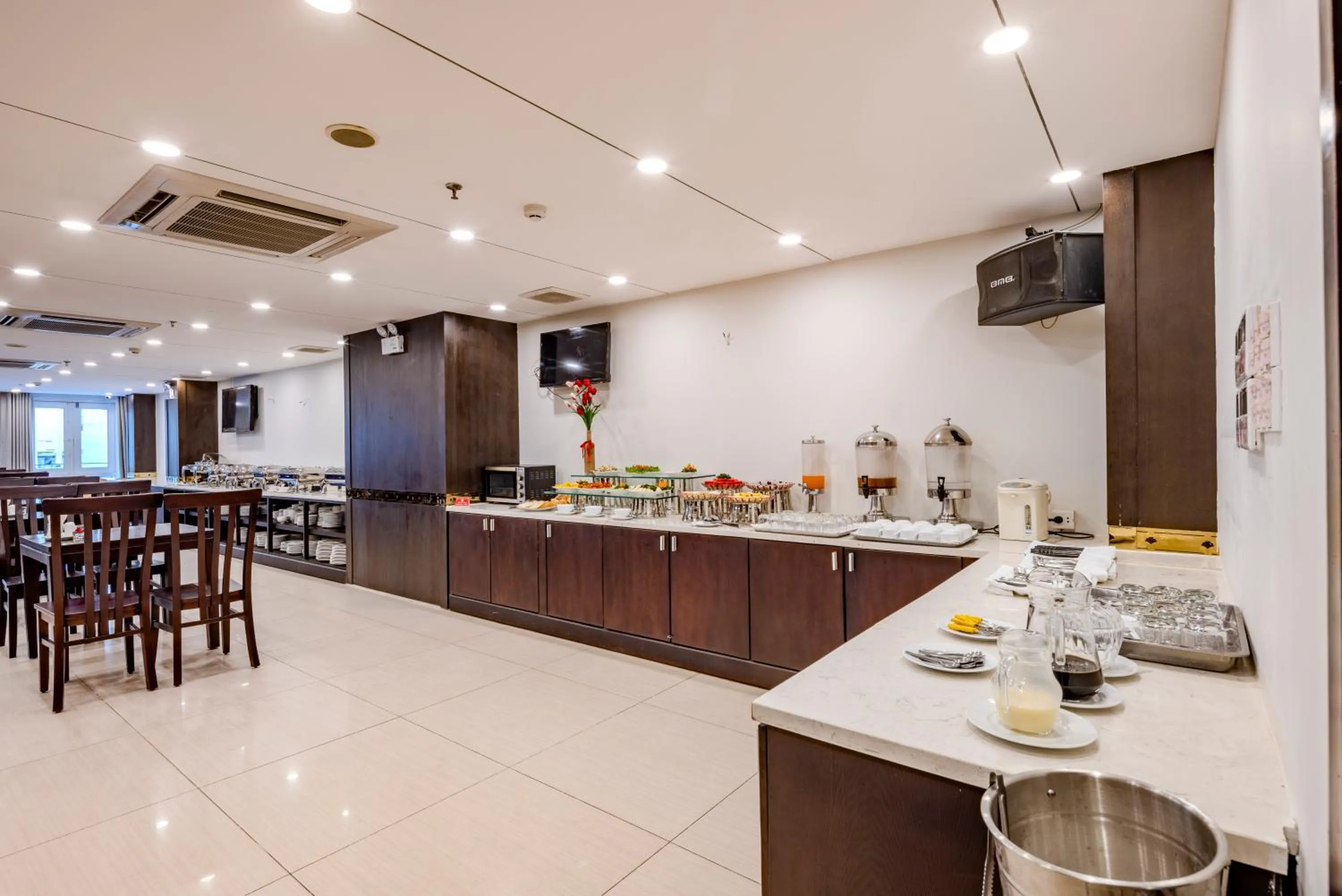 Restaurant/places to eat in Navy Hotel Nha Trang