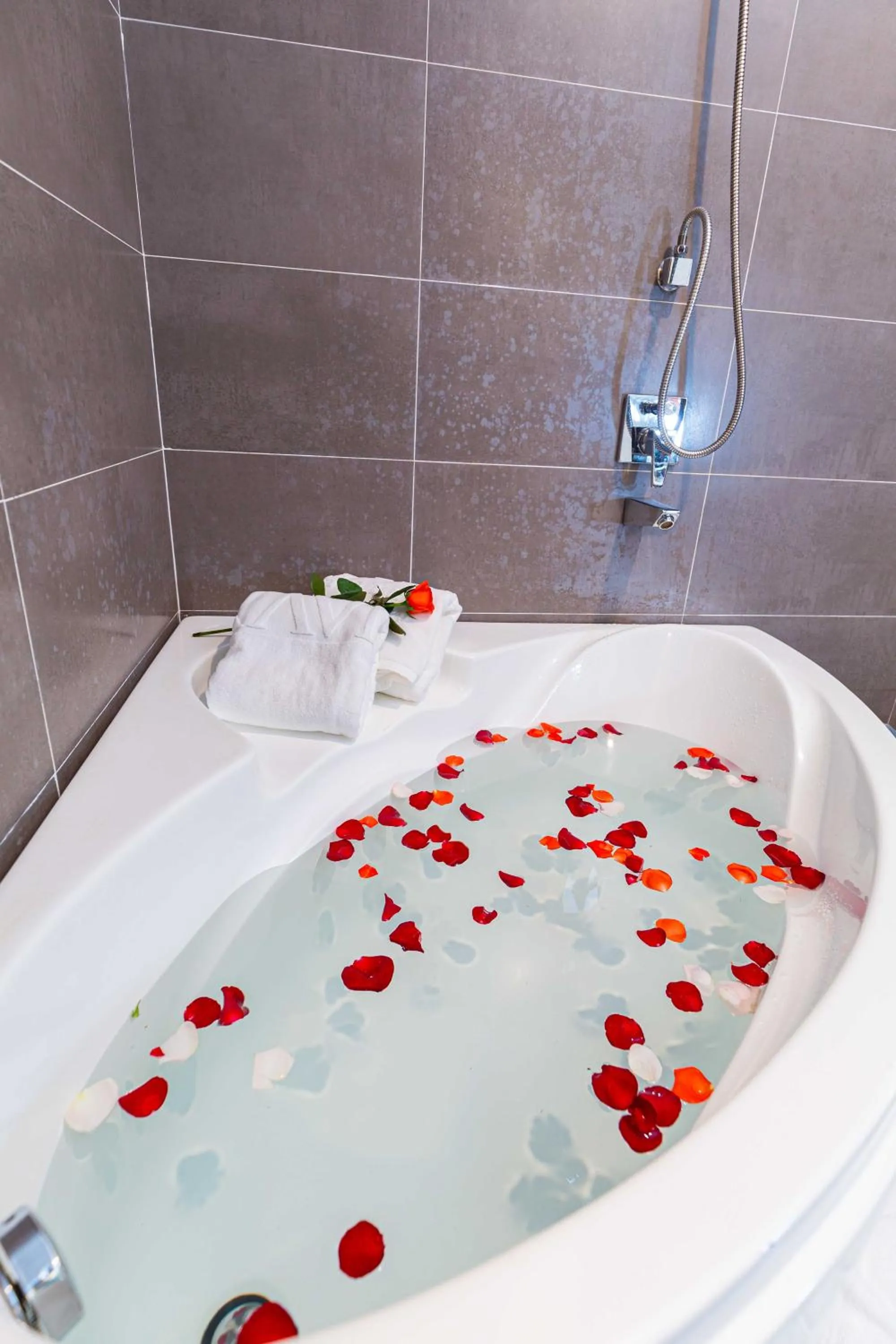 Hot Tub in Navy Hotel Nha Trang