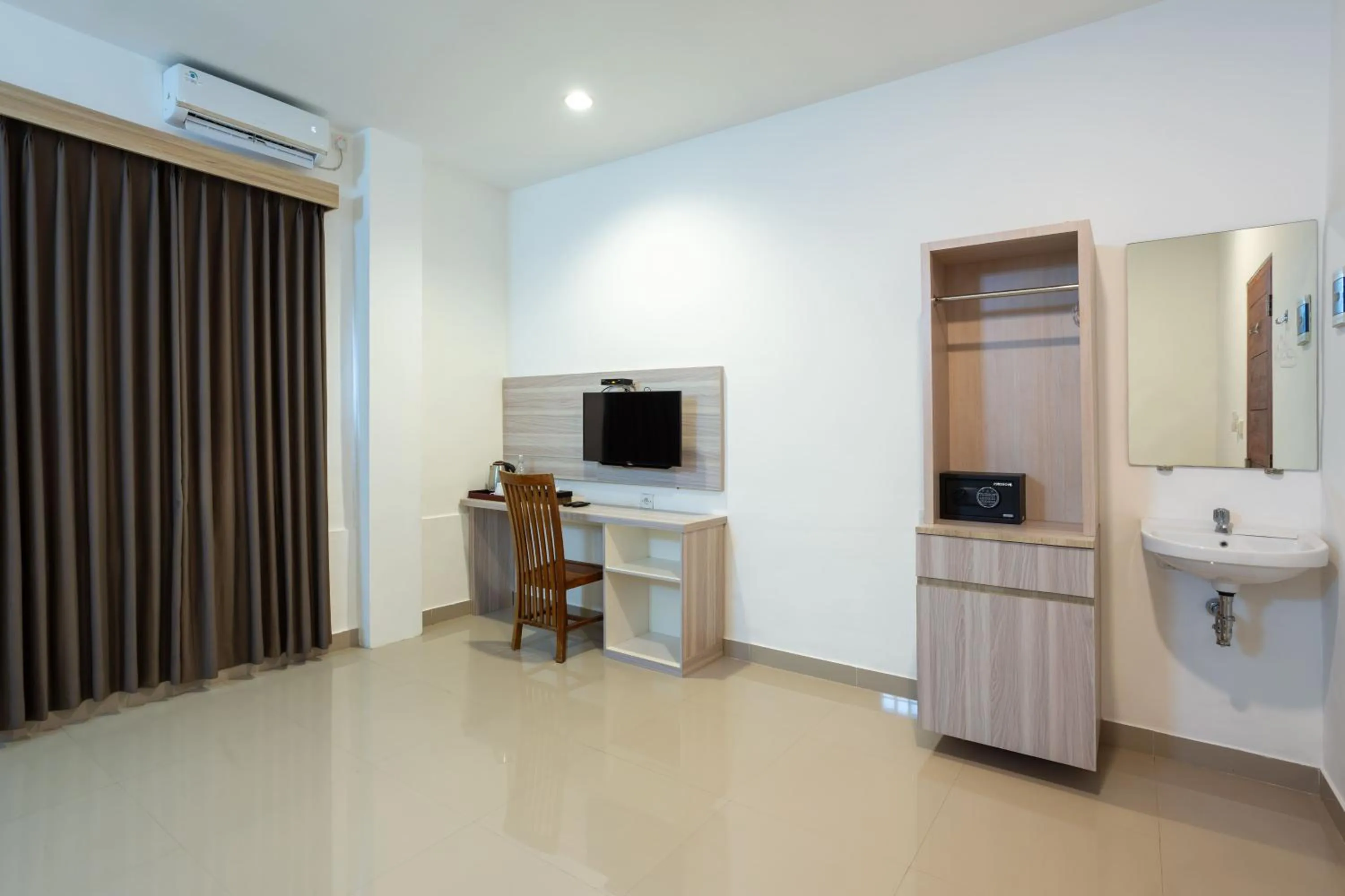 TV and multimedia in Cove De Tinaya