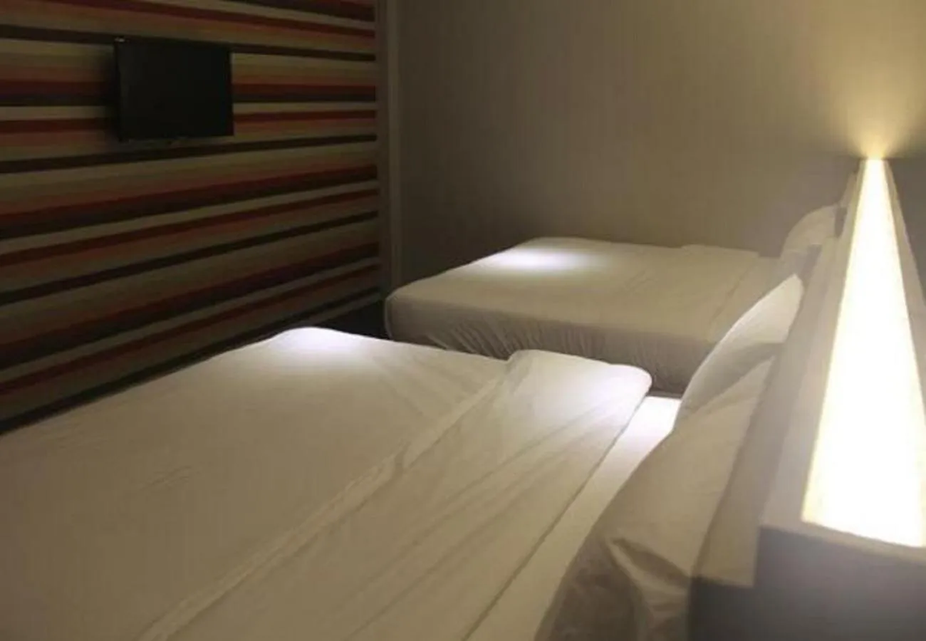 Bed in Merge Summit by Secoms