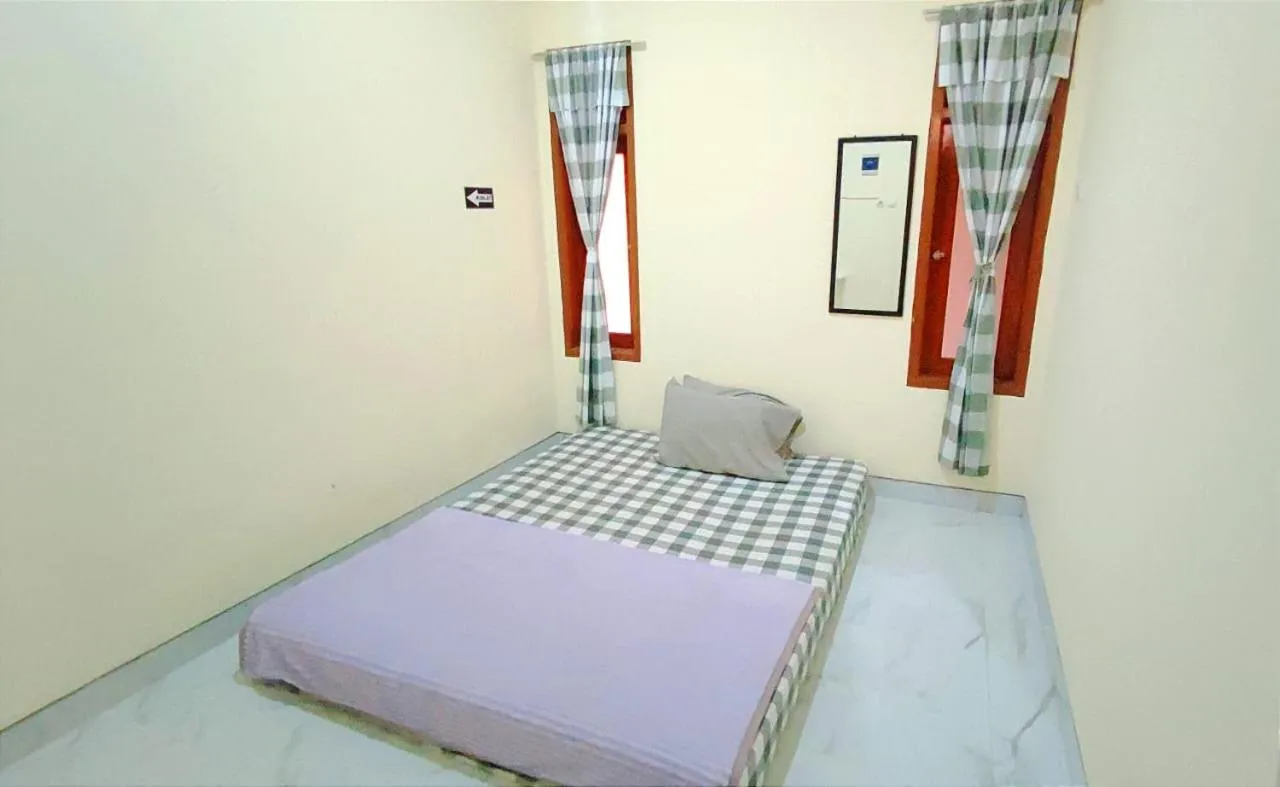 Bed in Surabaya Homey near UNAIR Syariah