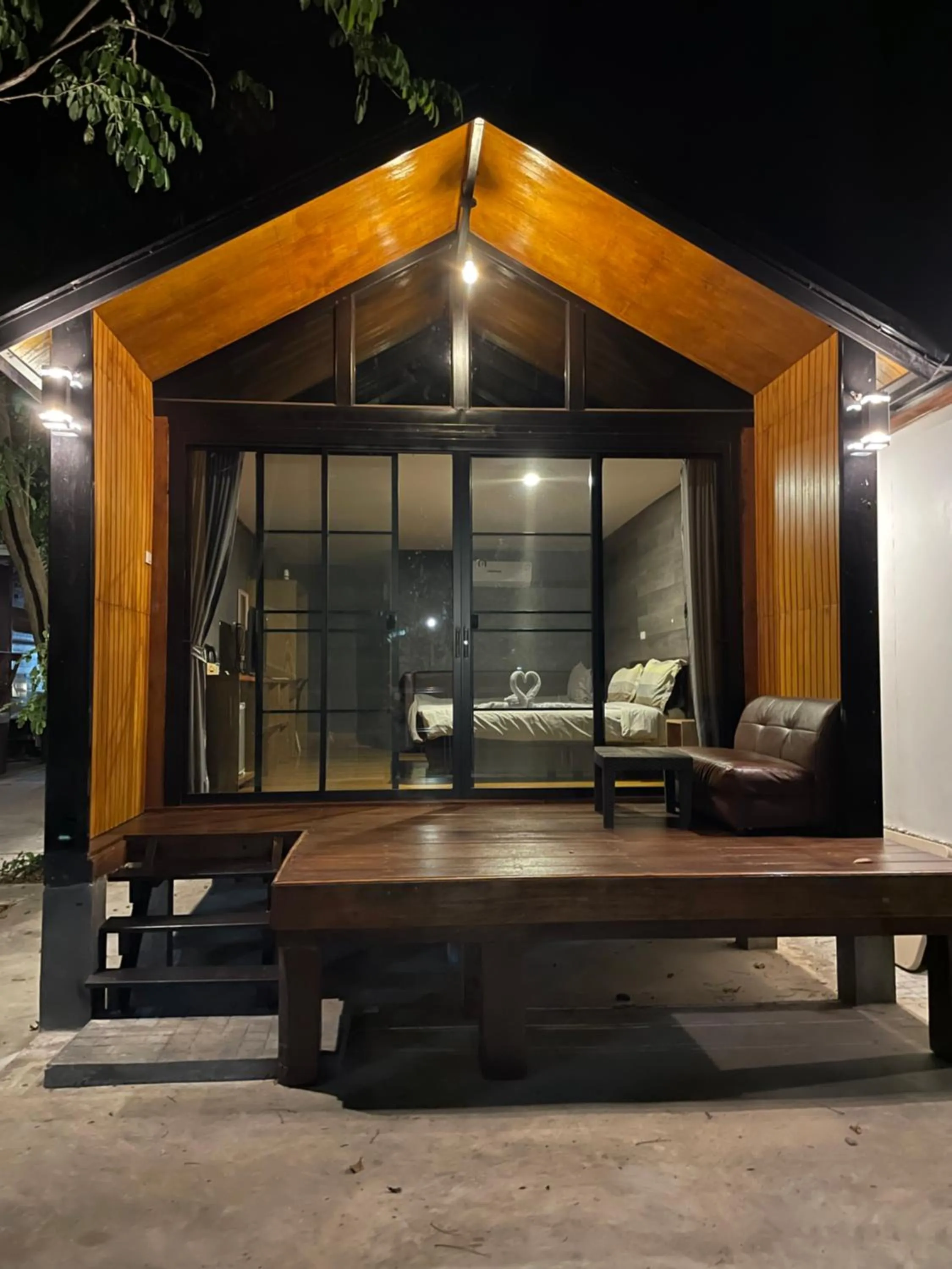 พบรักรีสอร์ท Pobruk resort