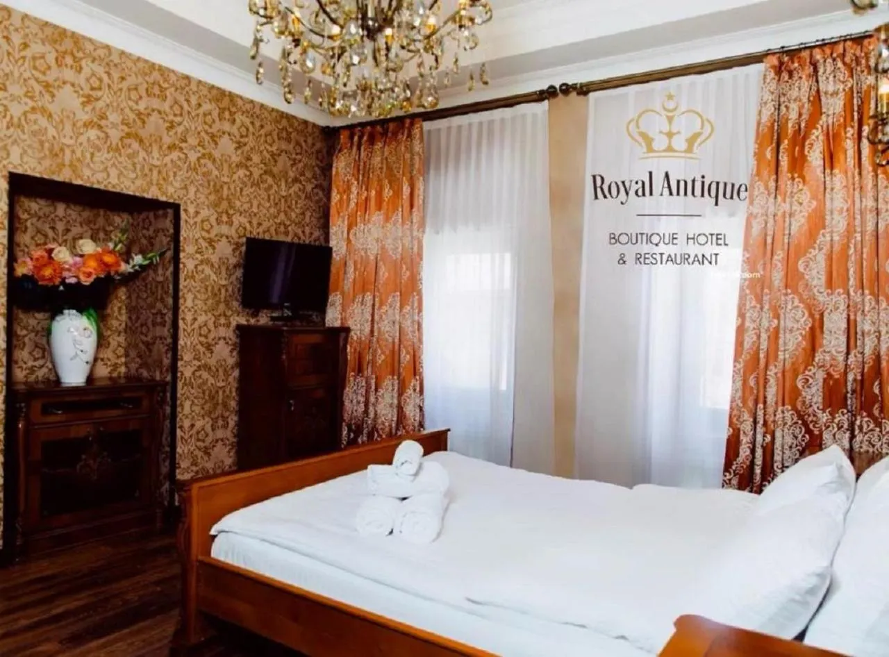 Property building, Bed in Royal Antique Boutique Hotel