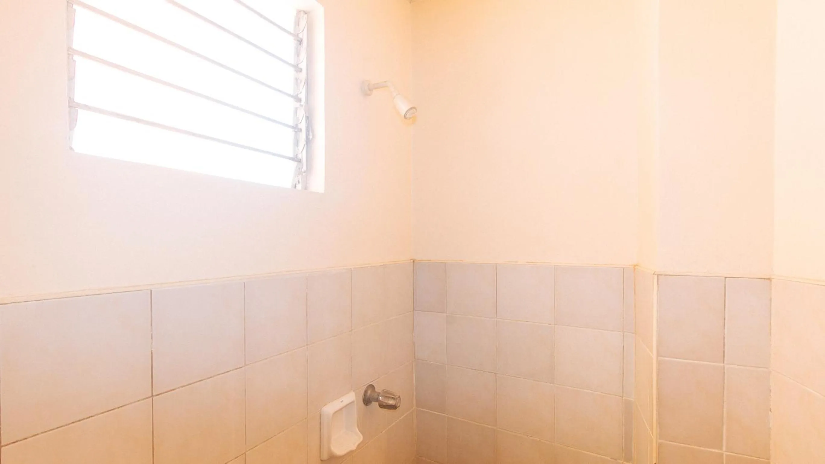 Shower in RedDoorz @ Asiana Pension Inn Mandaue City