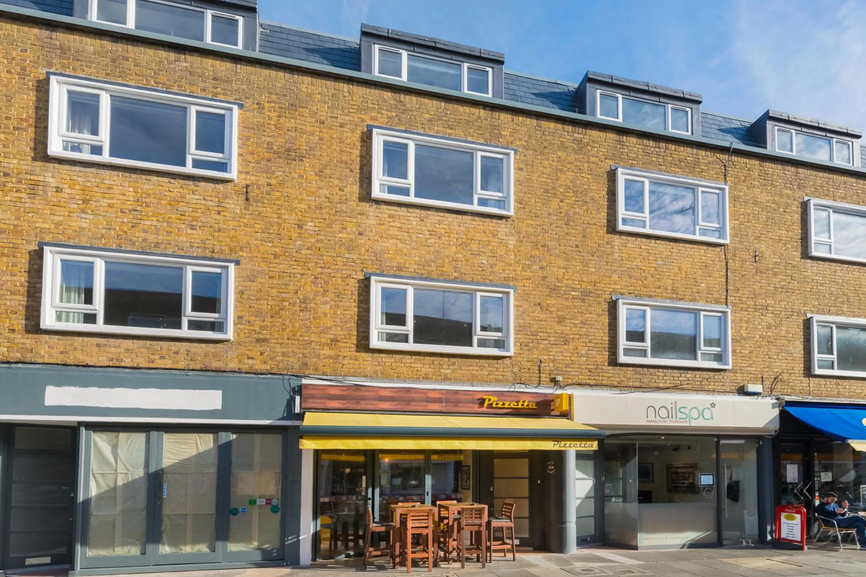 Property building in StayLux Kensington