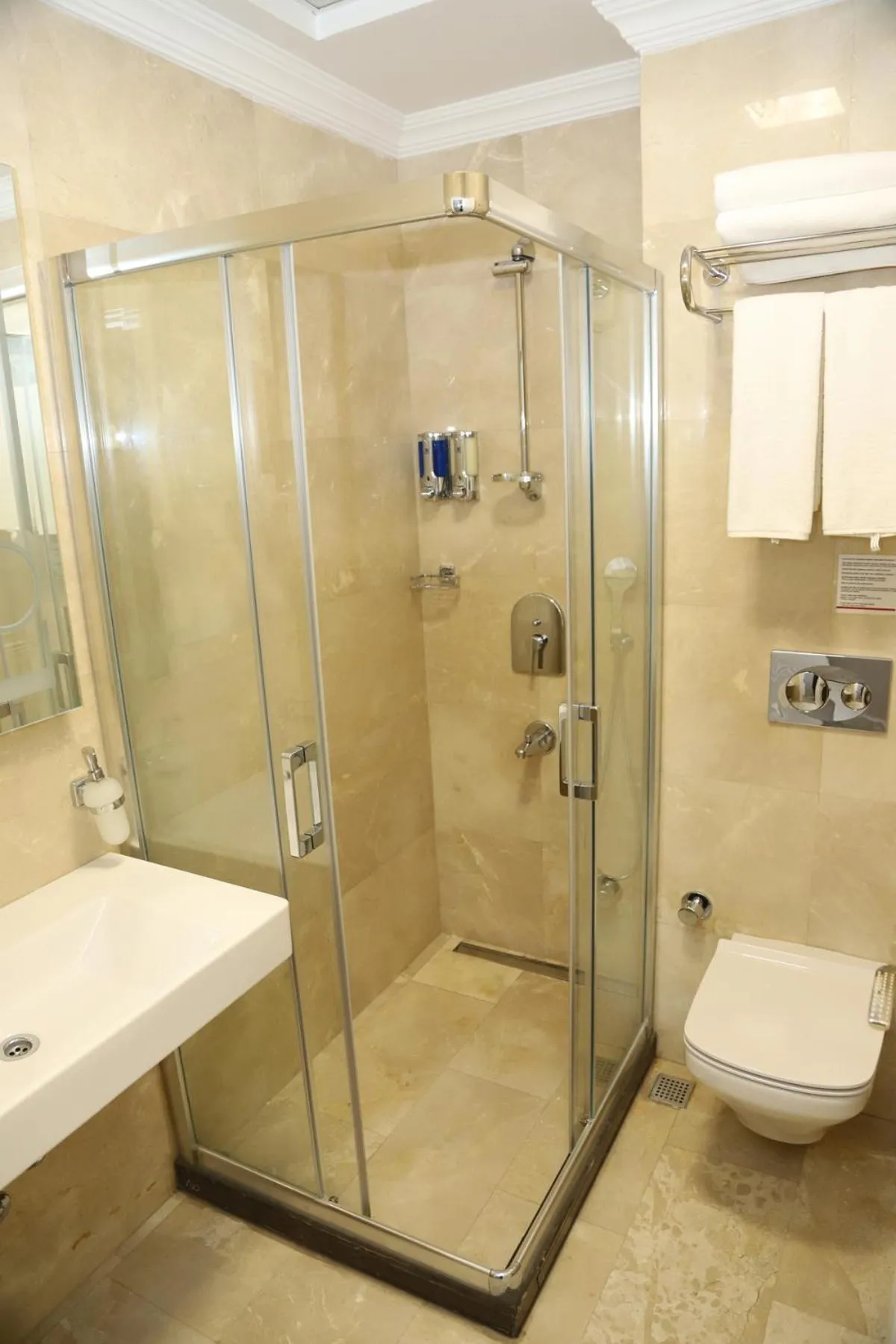 Shower in Novus Hotel İstanbul