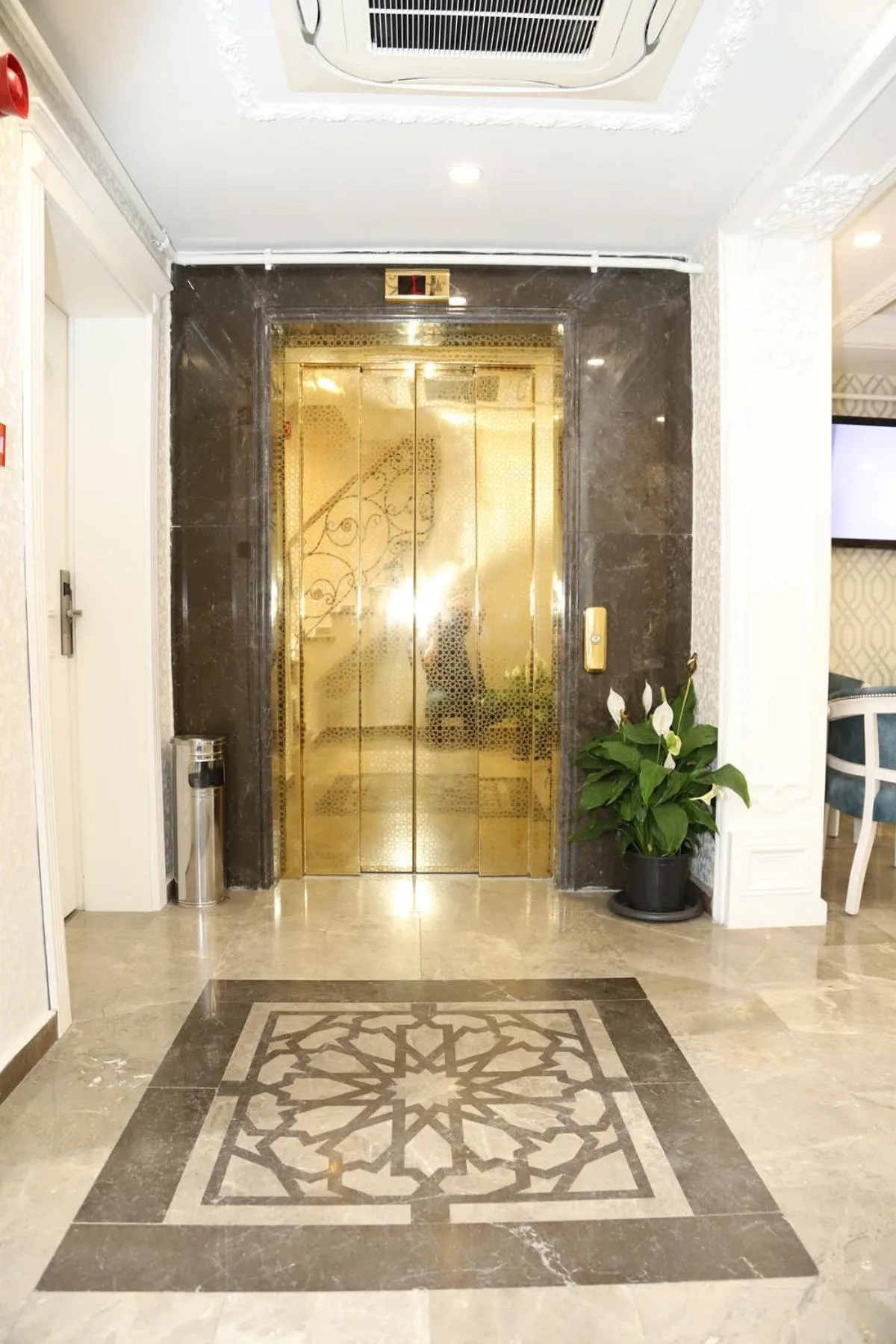 elevator in Novus Hotel İstanbul