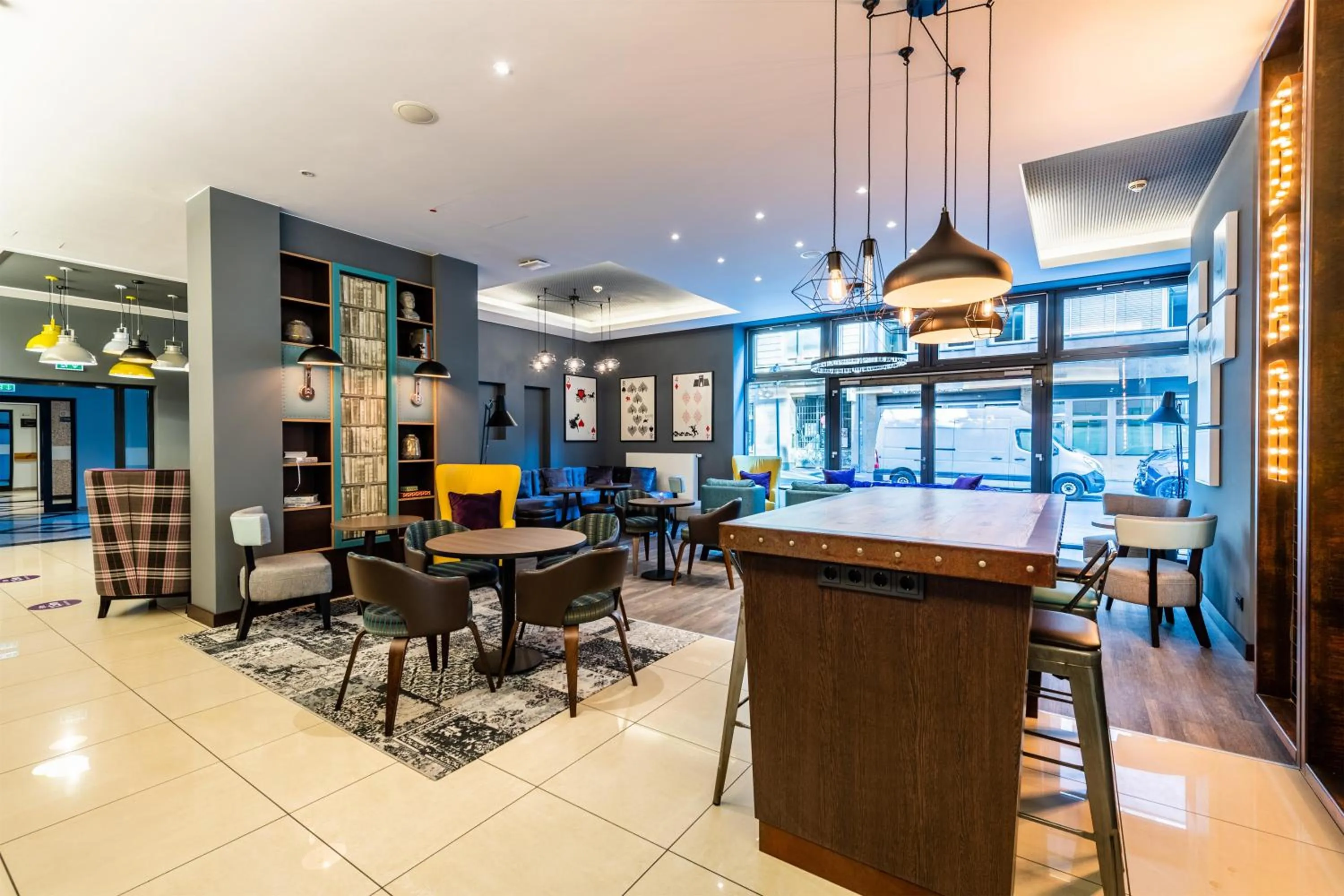 Lobby or reception in Premier Inn Frankfurt City Centre