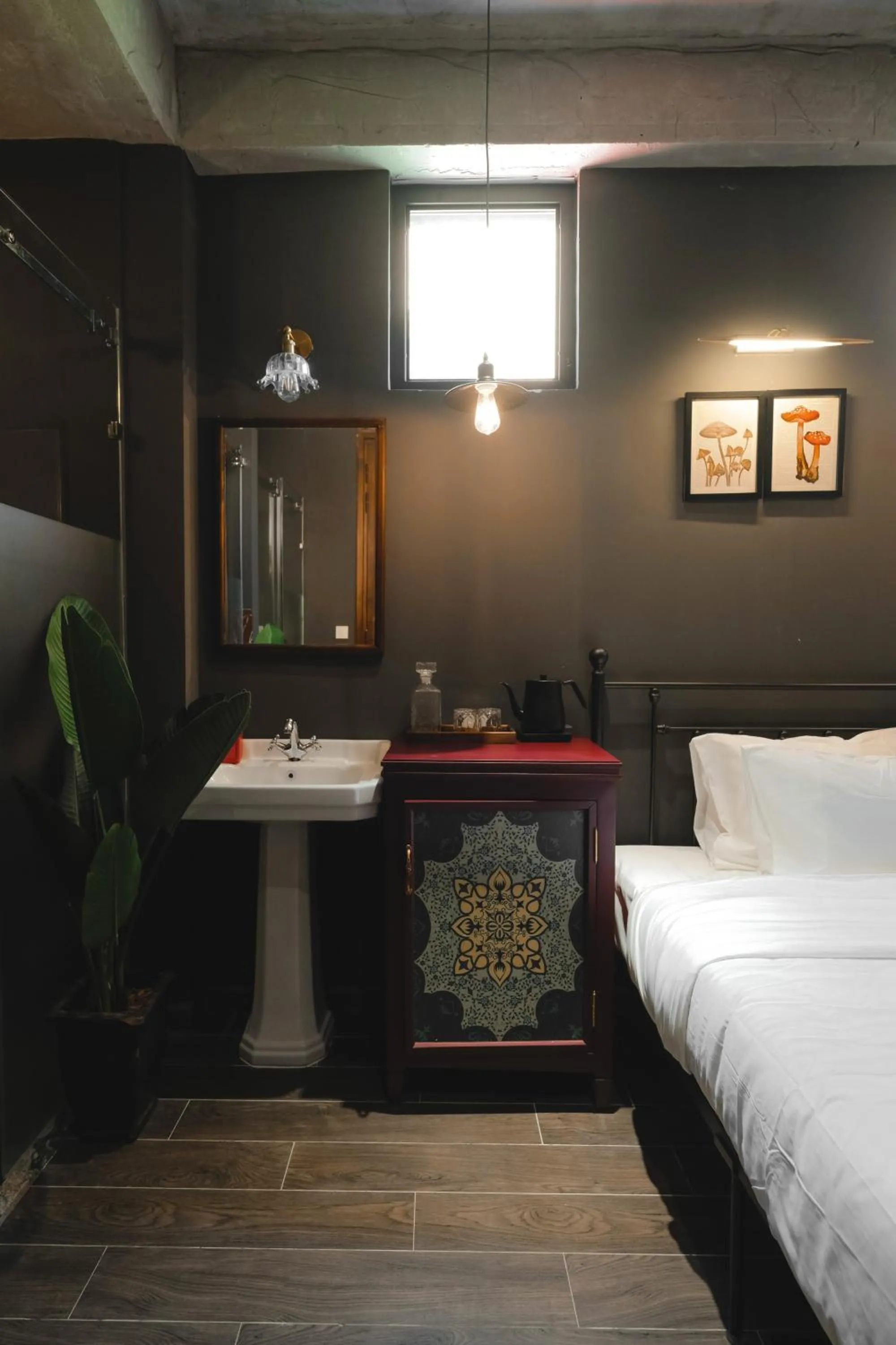 Bathroom, Bed in The Chum Boutique