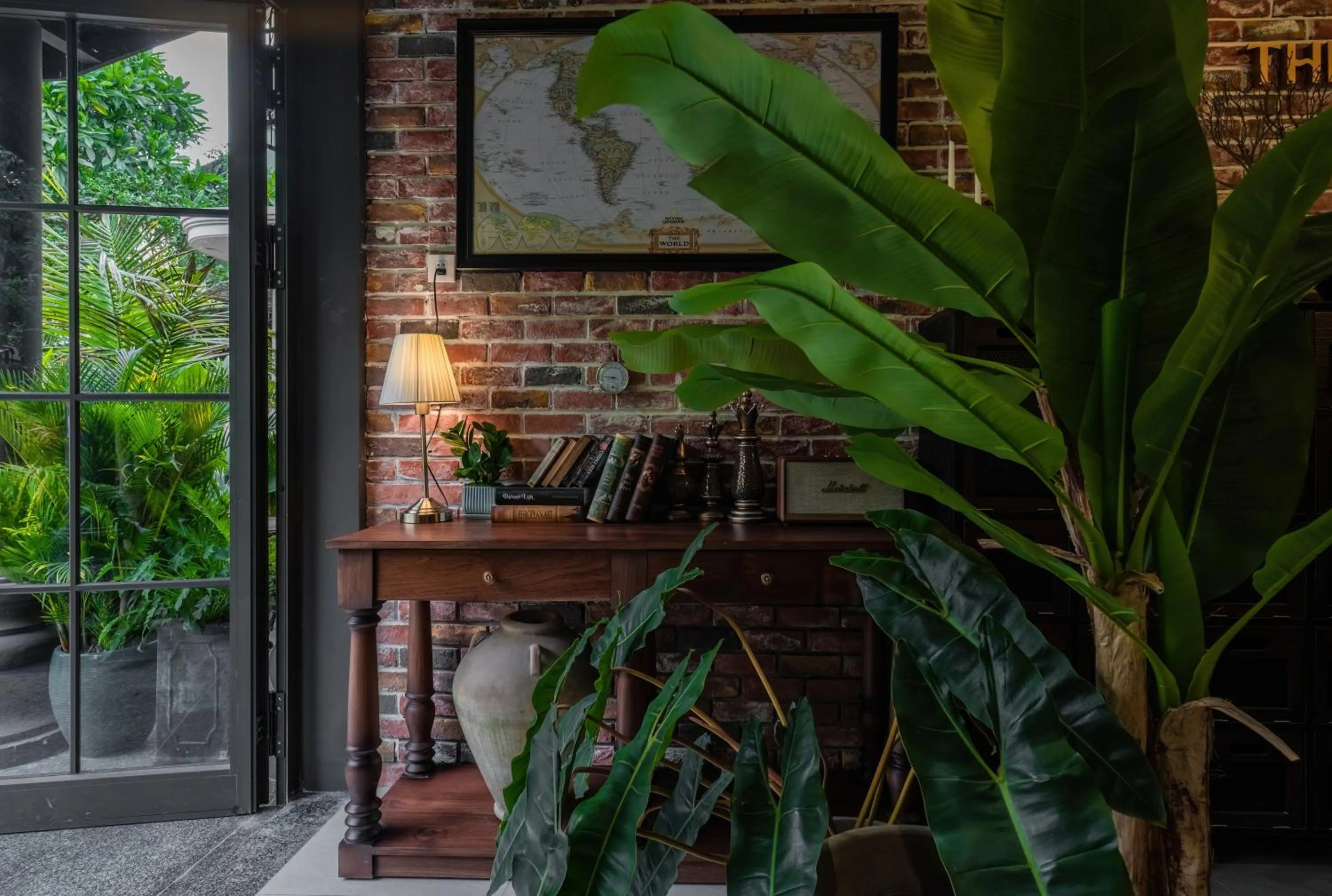 Facade/entrance in The Chum Boutique