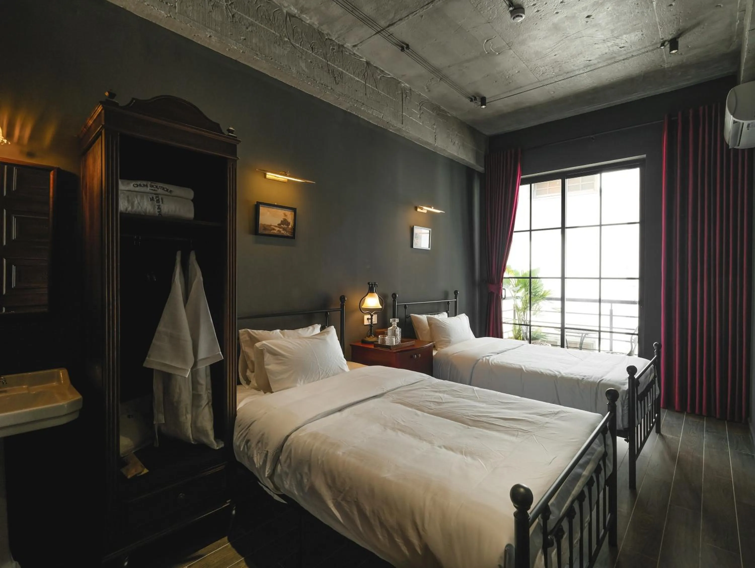 Bedroom, Bed in The Chum Boutique