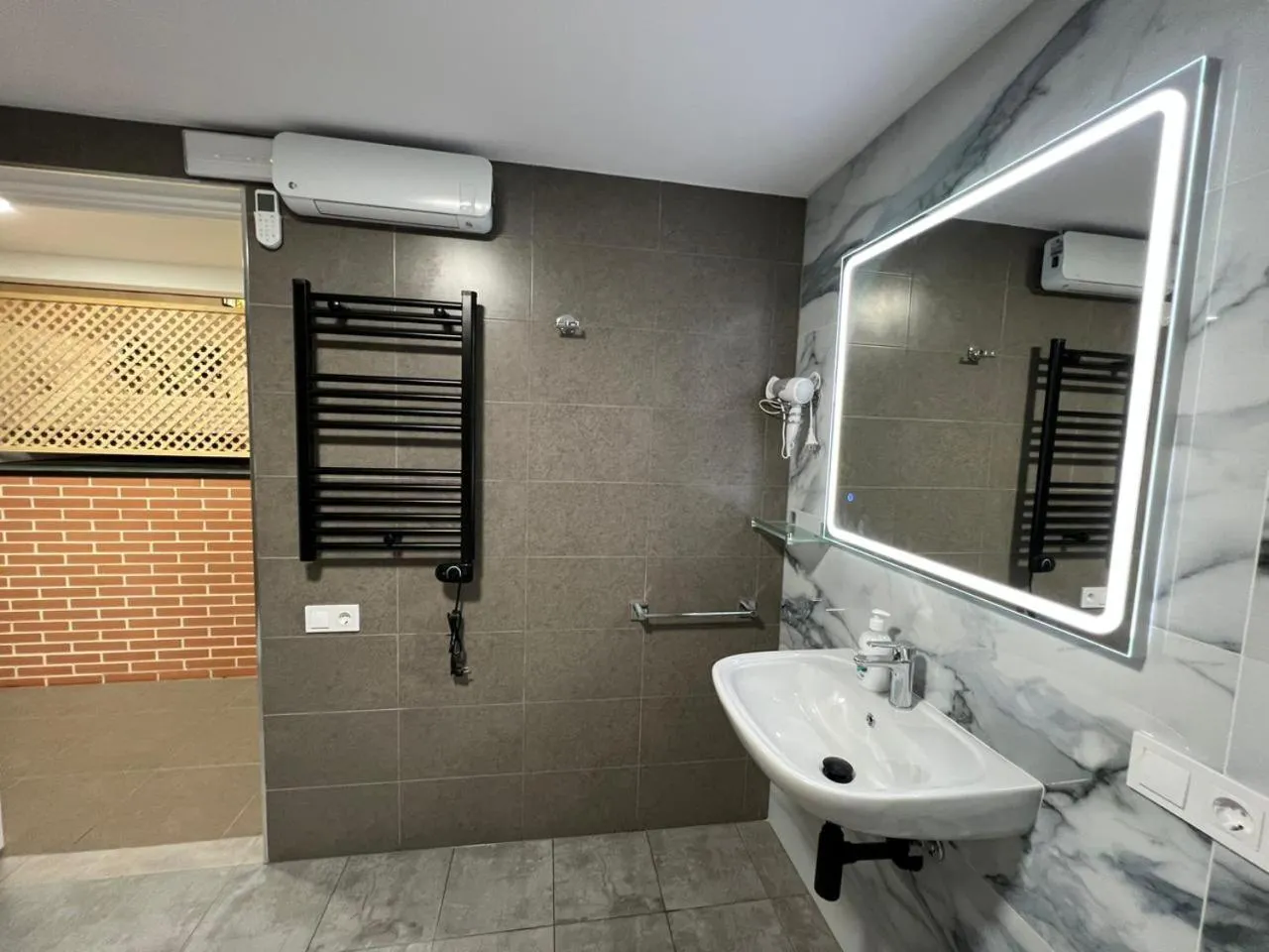 Shower in Carcaixent 24