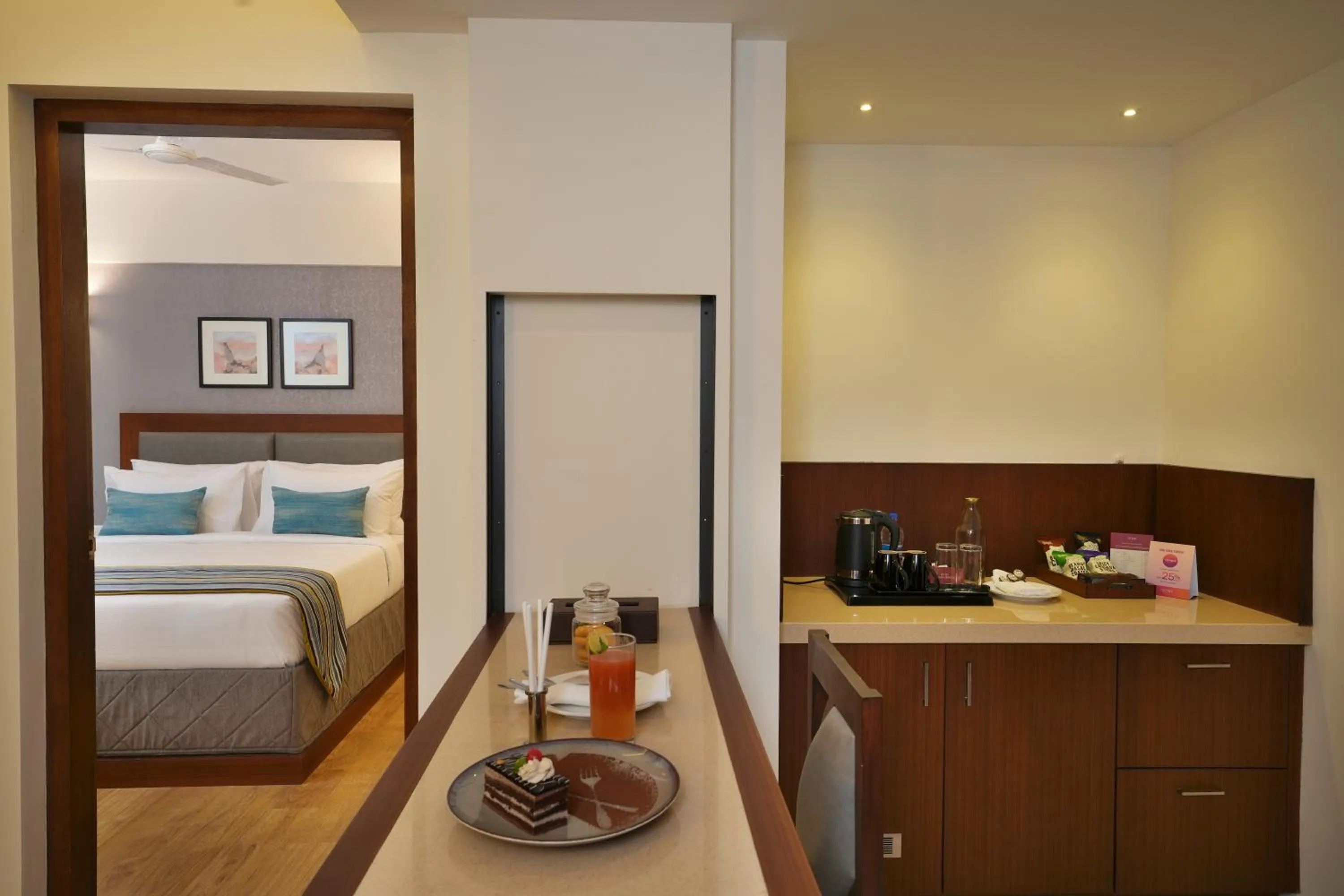 Coffee/tea facilities, Bed in Noah Sky Suites